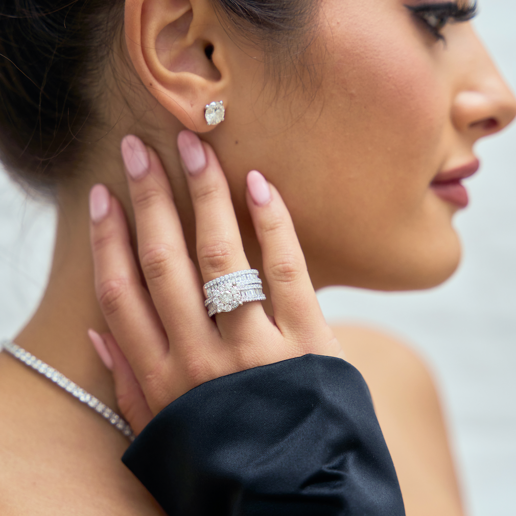 Exquisite Baguette Diamond Bridal Ring Set - 14K White Gold Engagement & Wedding Band for Women - Perfect for Proposals, Anniversaries & Special Occasions