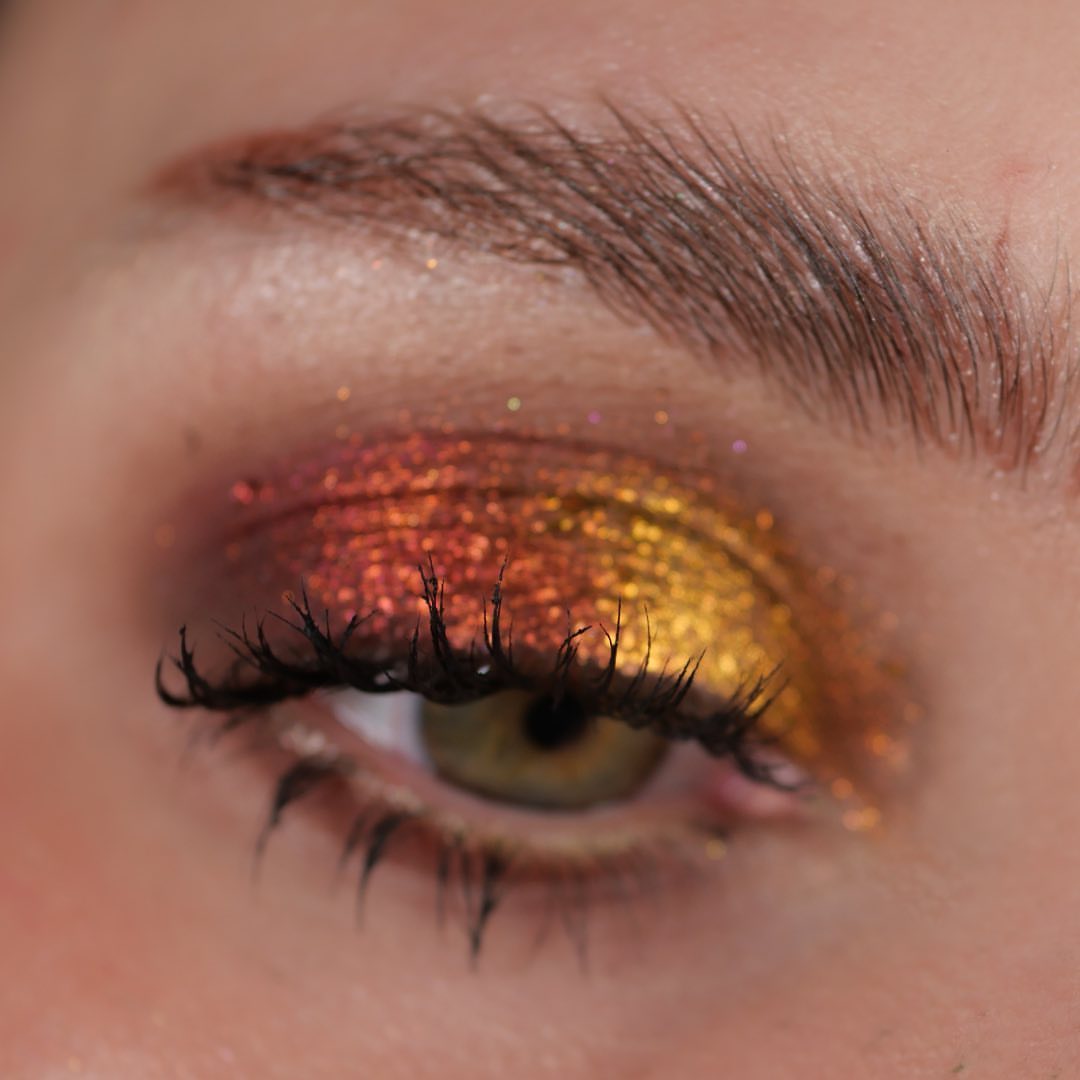 Shellwe Satin Shimmer Chameleon Quad Eyeshadow Palette - Lion's Circus Edition | Long-Lasting Pigmented Eye Makeup for Party, Halloween & Special Occasions