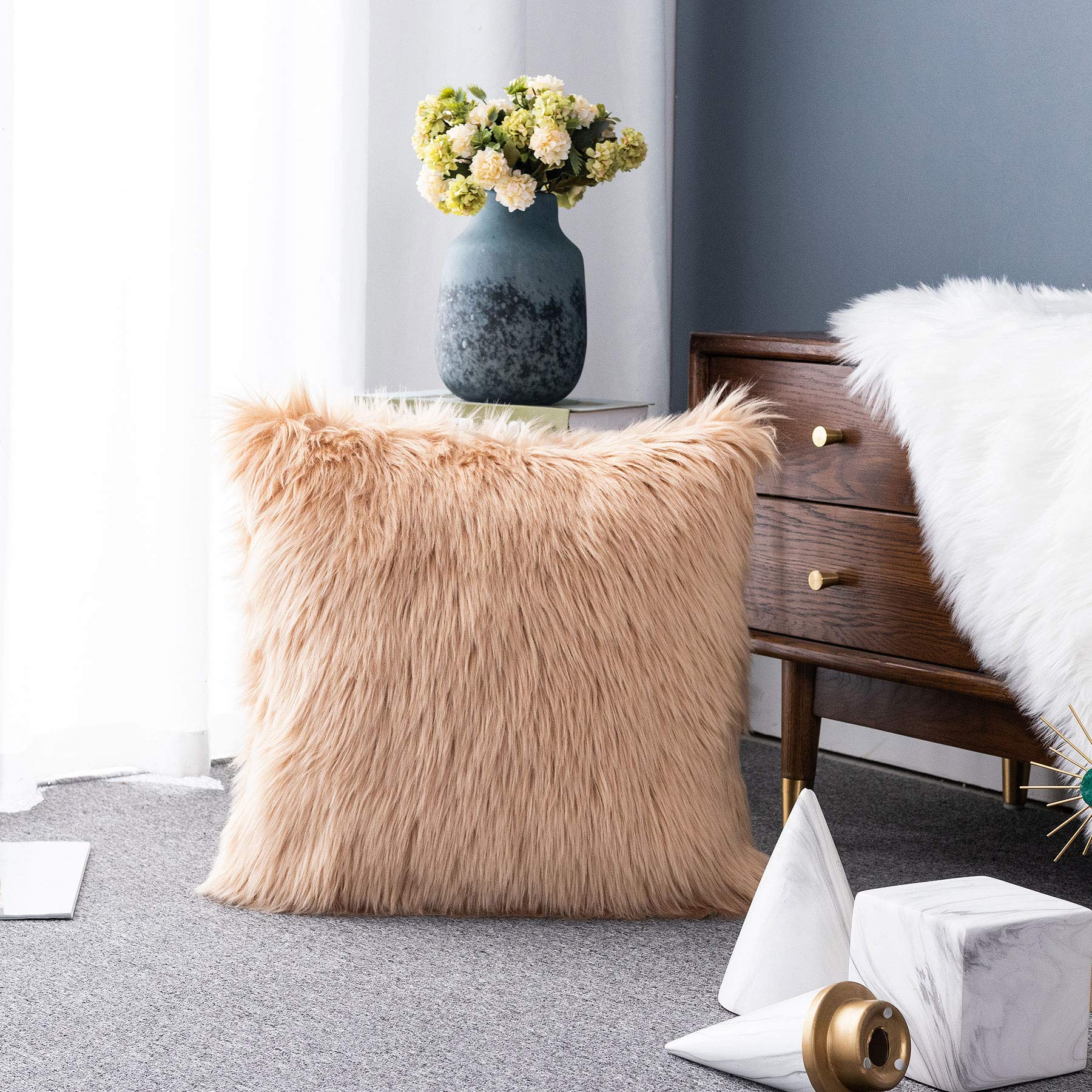 LIGICKY Luxury Soft Faux Fur Square Pillow Cover 18x18 Inches - Plush Decorative Cushion Case for Sofa, Couch & Bed - Khaki Home Decor for Living Room, Bedroom & Dorm