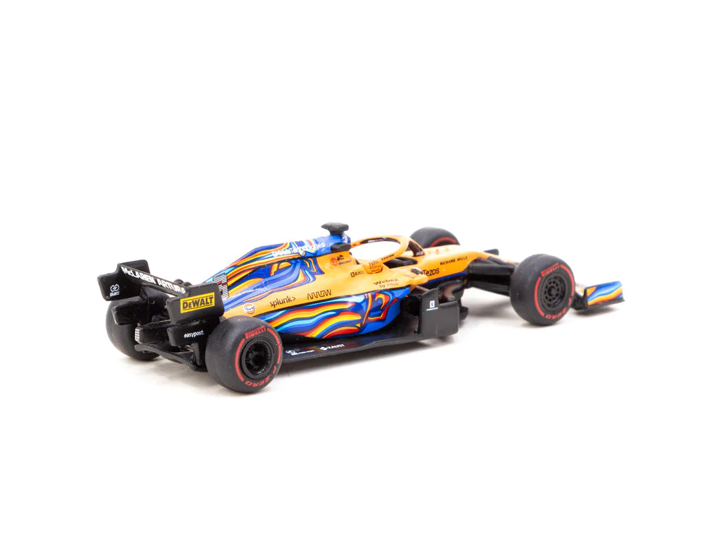 Tarmac Works 1:64 Scale McLaren MCL35M Formula 1 Car - Abu Dhabi Grand Prix 2021 Edition - Daniel Ricciardo Collectible Diecast Model - Perfect for F1 Fans, Display & Racing Enthusiasts