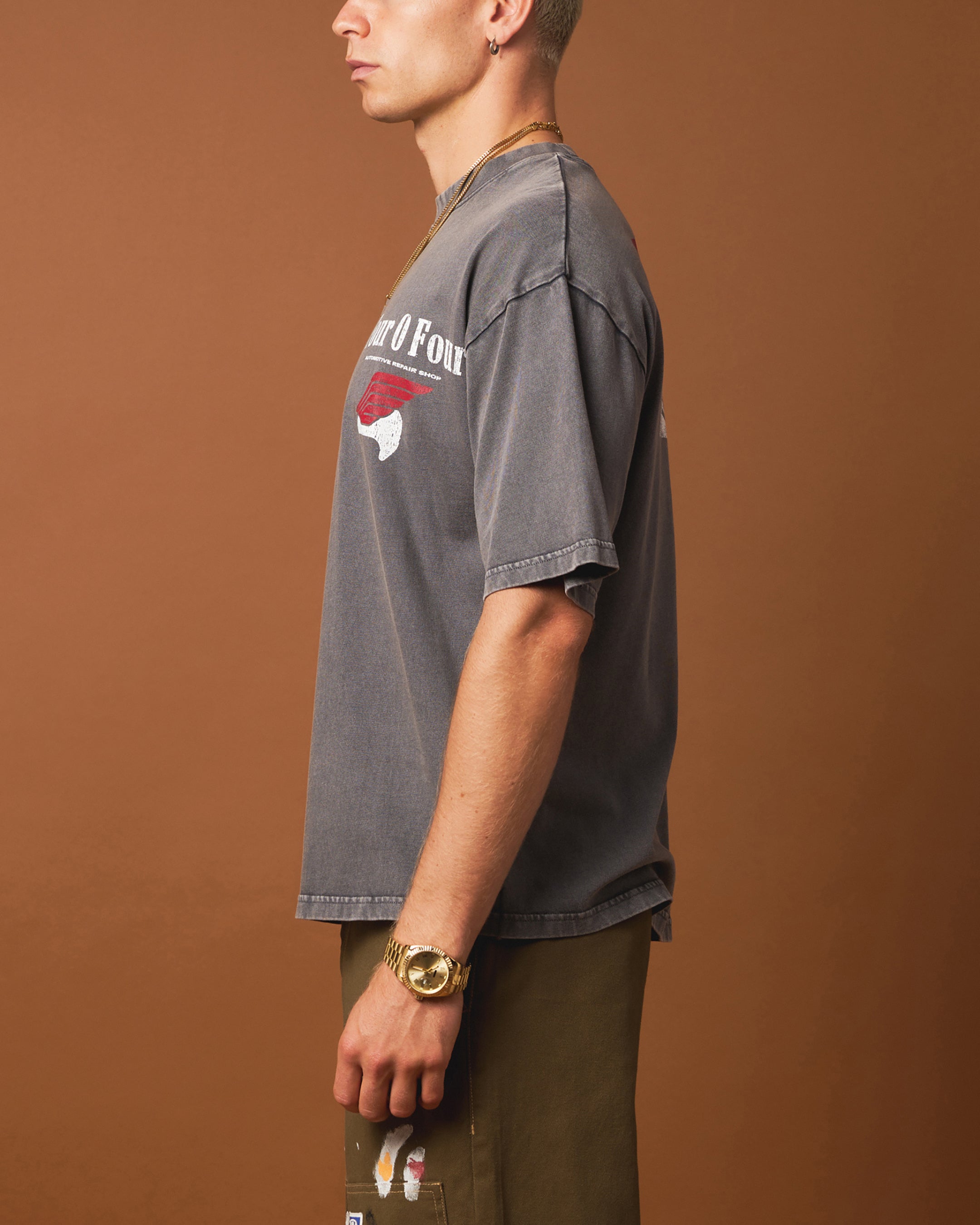 404 Smoke House Vintage T-Shirt - Retro Charcoal Graphic Tee for Men & Women - Perfect for Casual Wear, Street Style & Music Festivals