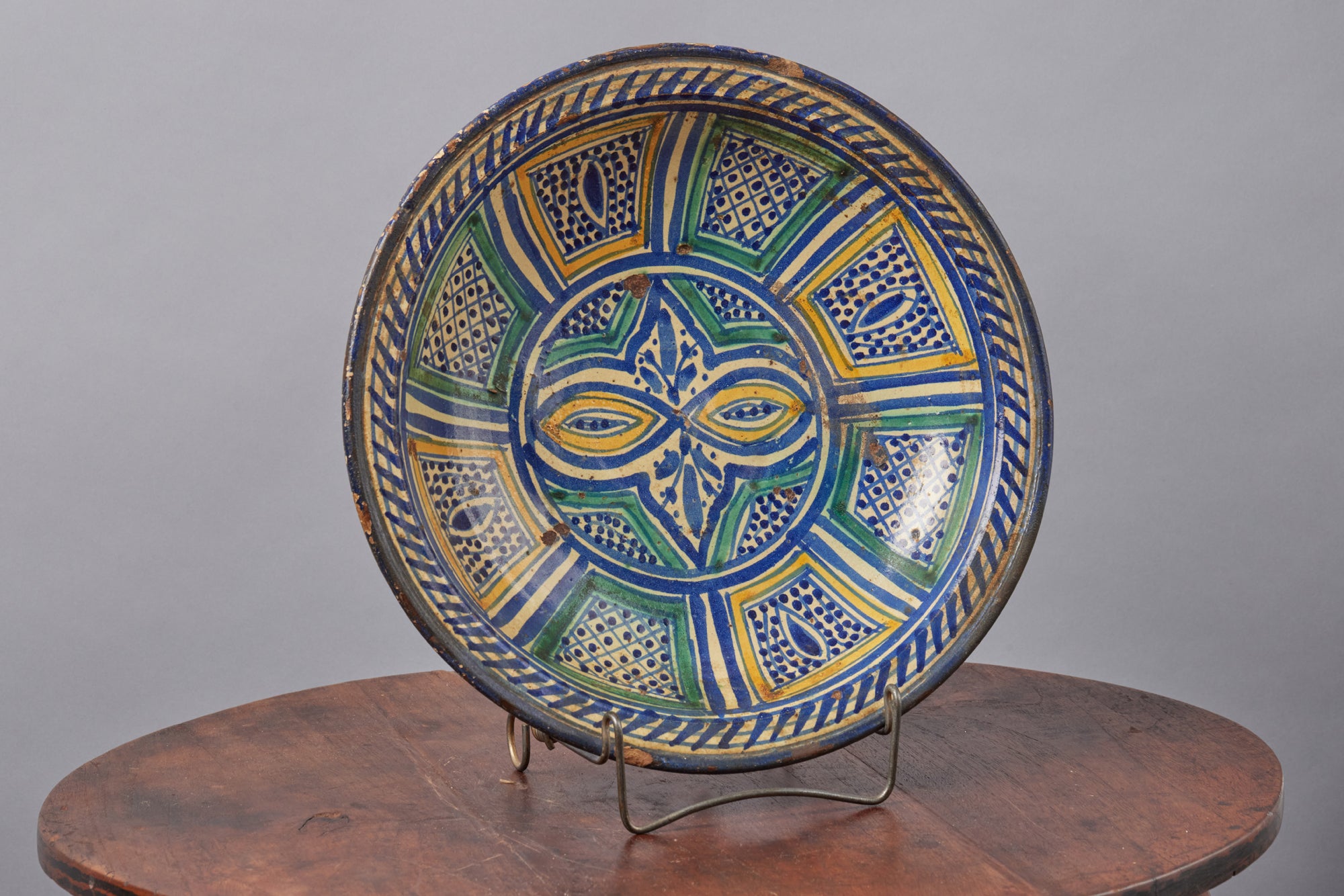 18th Century Moroccan Faience Bowl with Hand-Painted Polychrome Design - Authentic Antique Home Decor for Dining Room & Luxury Table Setting