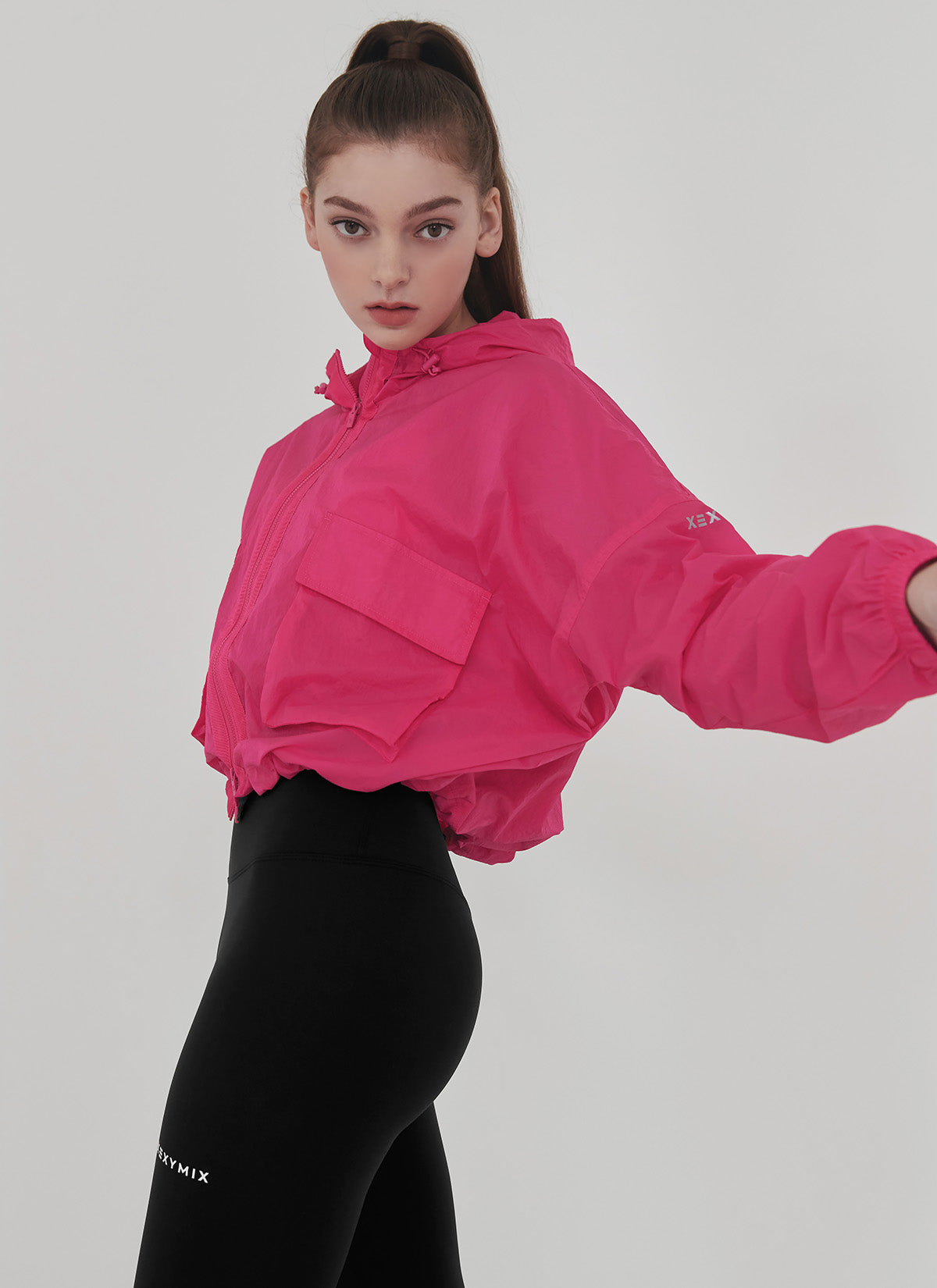 Stylish 2-Way Crop Hood Windbreaker Jacket for Women - Lightweight & Breathable for Outdoor Activities, Running, and Casual Wear