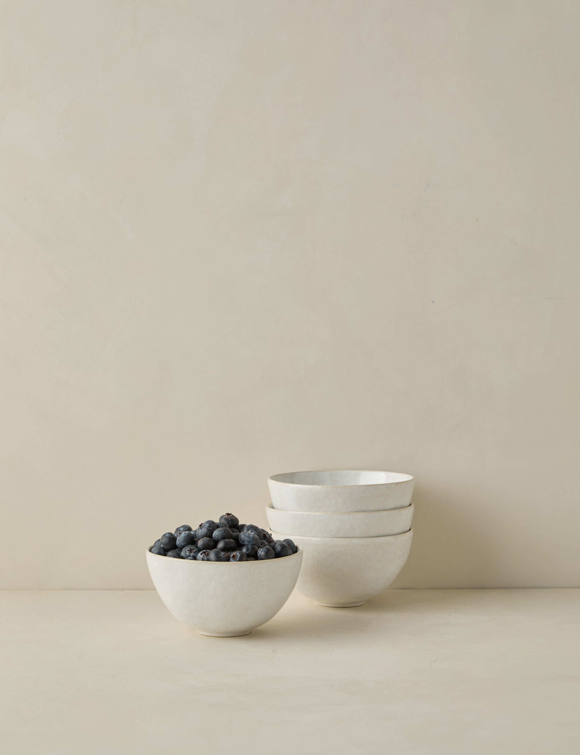 Geneva Stoneware Dinnerware Set - Elegant & Durable Ceramic Plates, Bowls & Mugs for Everyday Dining & Entertaining