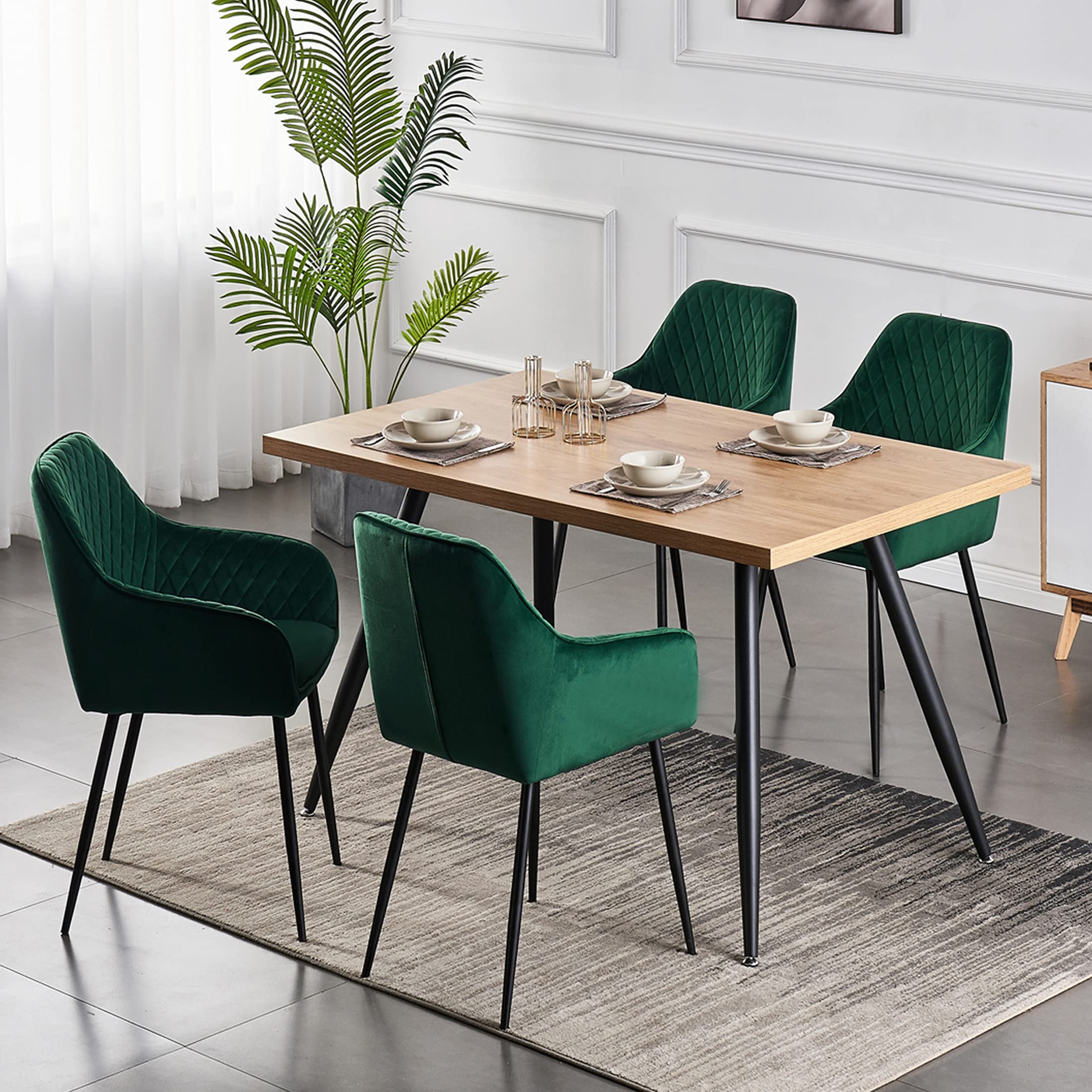 Luxury Velvet Dining Chairs Set of 4 - Emerald Green Upholstered Armchairs for Dining Room, Modern Tufted Accent Chairs with Solid Wood Legs - Perfect for Formal Dining, Kitchen Breakfast Nook, and Elegant Home Decor