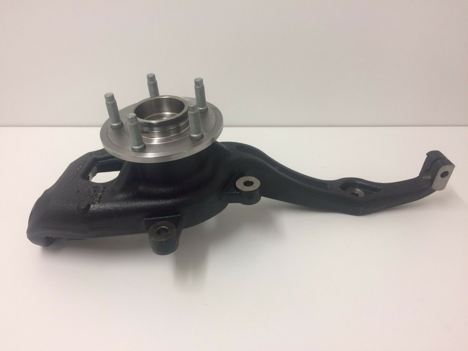 Genuine Ford Territory Front Left AWD Knuckle Hub Bearing Ball Joint Assembly - Replacement Suspension Part for Smooth Driving & Off-Road Adventures
