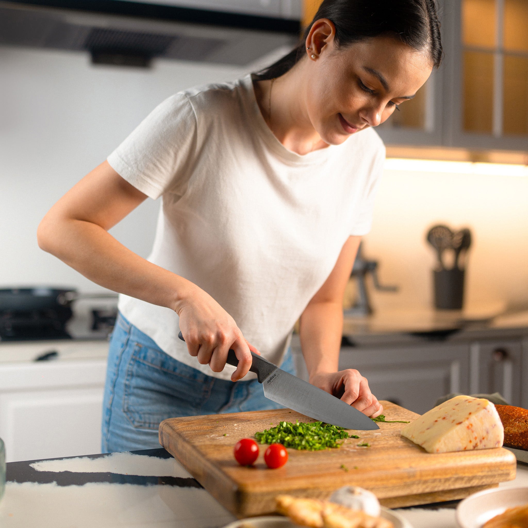 Zyliss 6-Inch Chef Knife - High-Quality Stainless Steel Kitchen Knife for Professional & Home Cooking - Perfect for Chopping, Slicing, and Dicing Vegetables, Fruits, and Meats