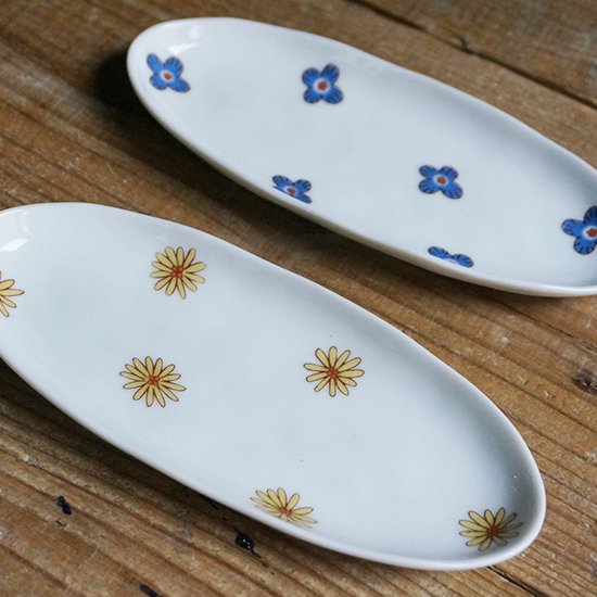 Harekutani Porcelain Flower Oval Plate - Elegant Japanese Style Serving Dish for Desserts, Appetizers & Home Decor | Perfect for Tea Parties, Weddings & Special Occasions