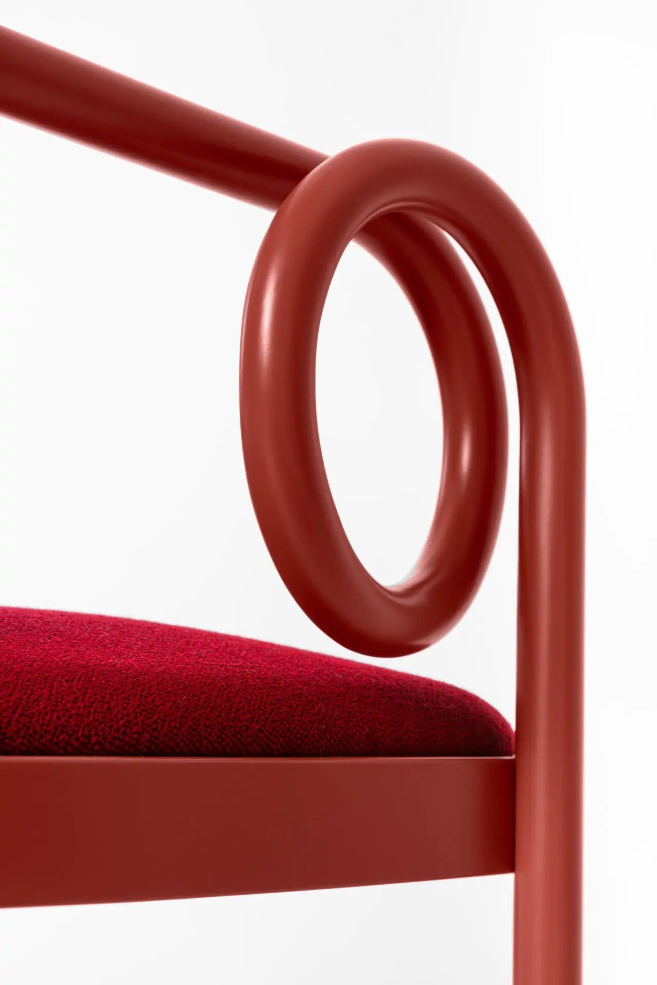 GTV Loop Lounge Chair - Modern Indoor/Outdoor Accent Chair for Living Room, Patio & Office - Stylish Comfort for Relaxing & Reading