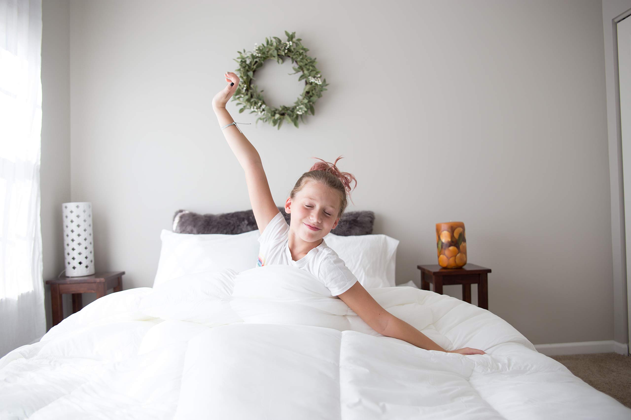 Premium White Duck Down & Feather Pillow 2-Pack - Soft to Medium Support for Side & Back Sleepers - Standard Size (20x26 inches) - Perfect for Bedroom, Guest Room & Hotel Comfort