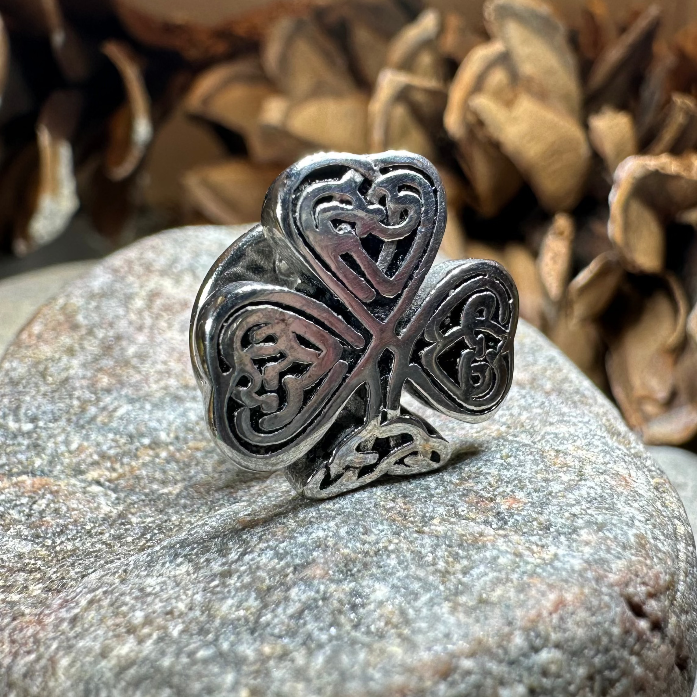 Celtic Shamrock Lapel Pin - Irish Clover Brooch for St. Patrick's Day, Gifts, and Irish Pride Accessories | Perfect for Weddings, Parties, and Irish Heritage Events