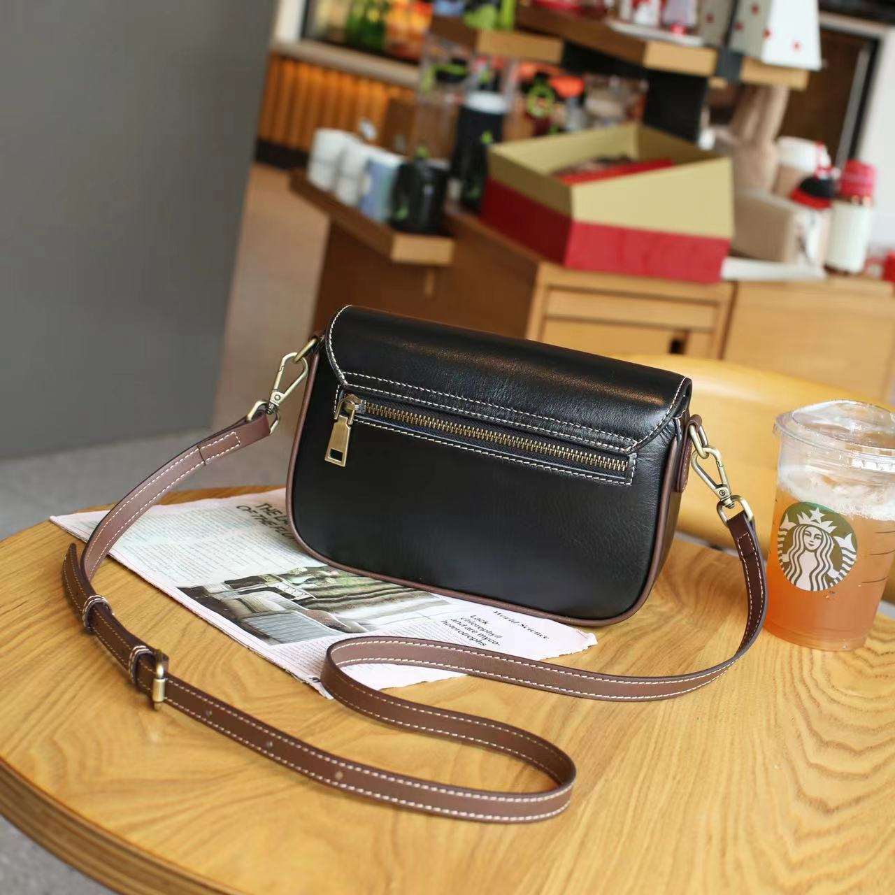 Stylish Compact Leather Crossbody Purse for Women - Fashionable Small Shoulder Bag with Adjustable Strap - Perfect for Travel, Shopping & Everyday Use