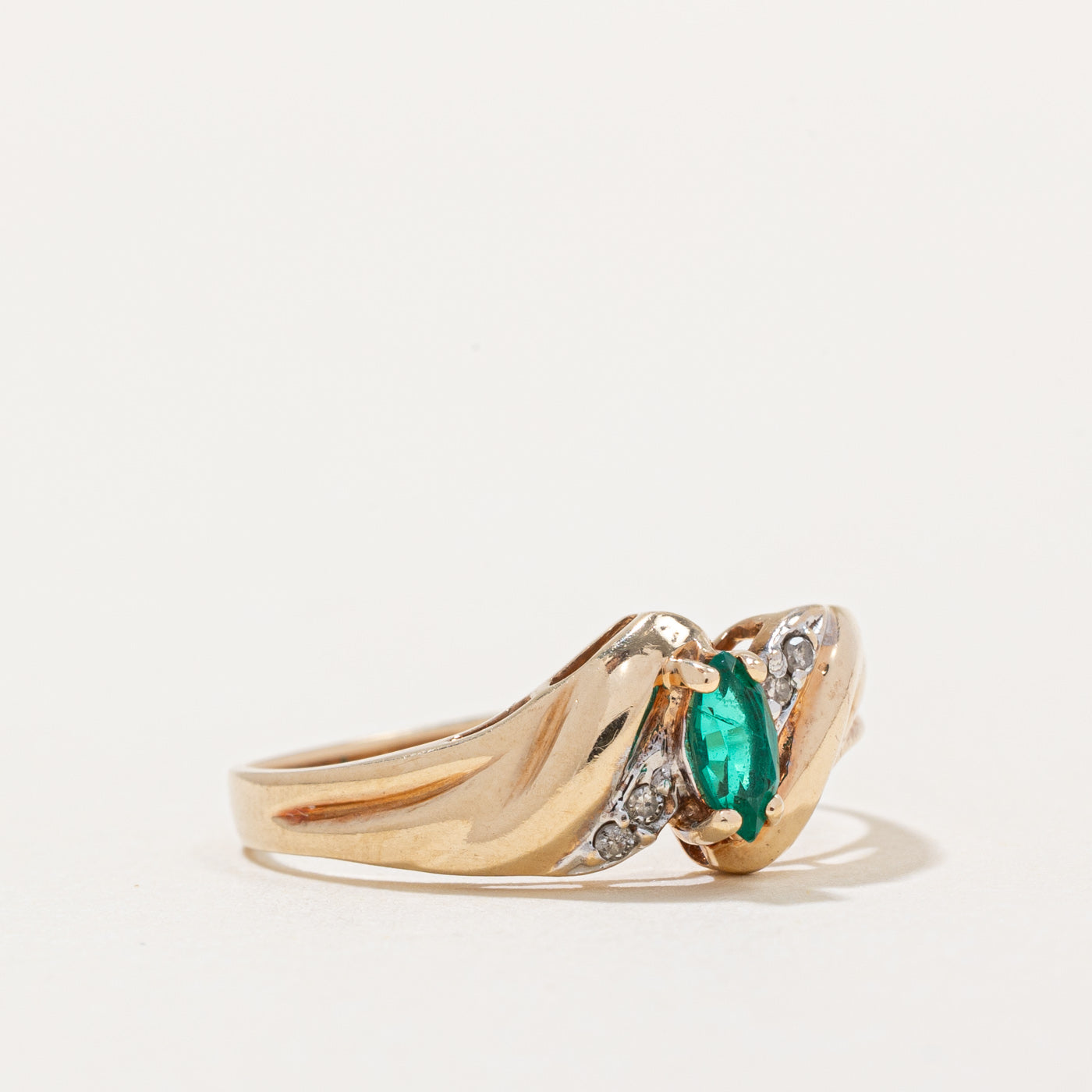 Exquisite Synthetic Emerald & Diamond Ring - 0.16ct Emerald & 0.02ctw Diamonds - Size 7.5 - Elegant Gift for Anniversary, Engagement & Special Occasions