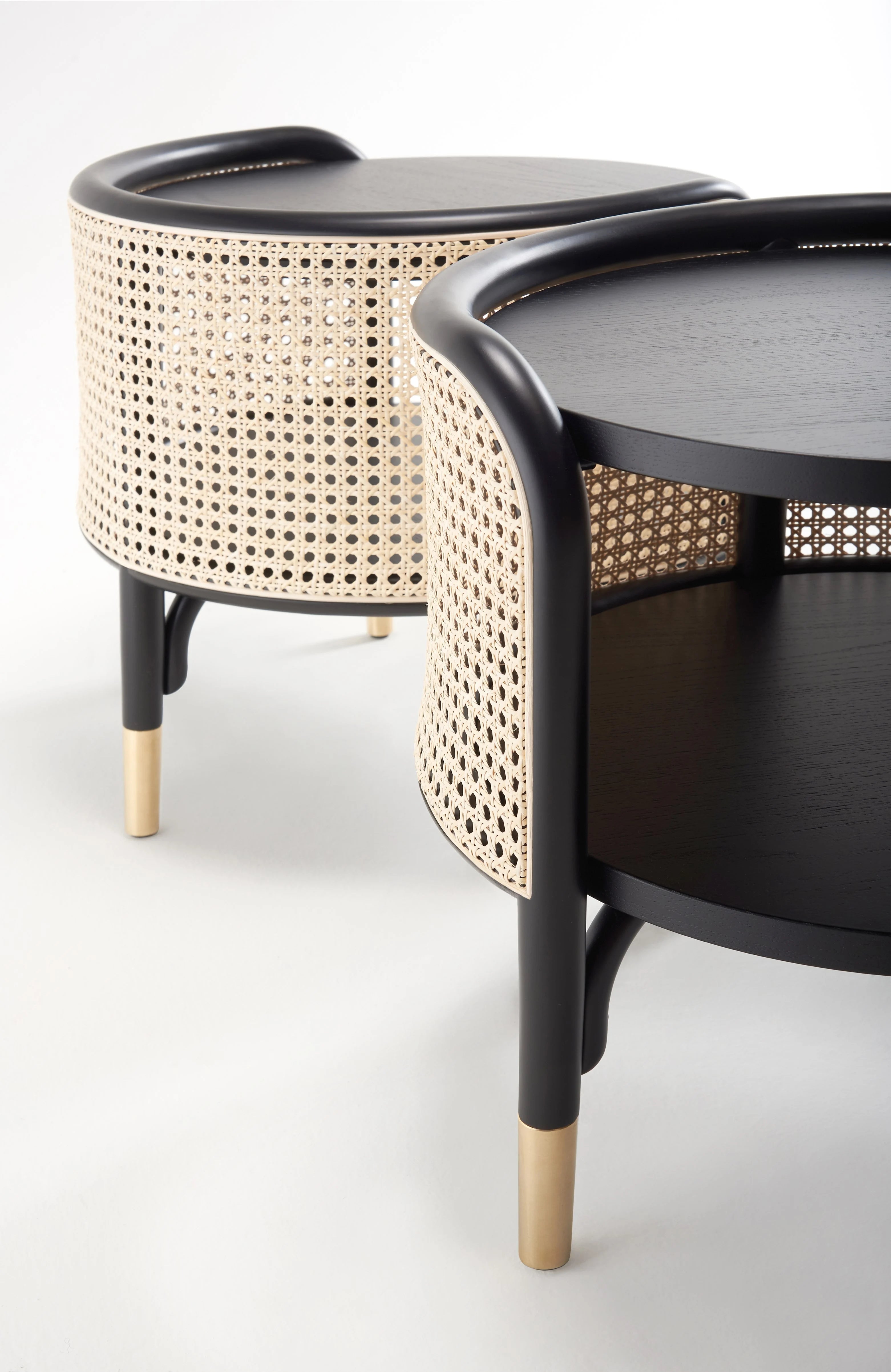 Modern MOS Side Table by GTV - Minimalist Nightstand & Bedside Table for Living Room, Bedroom, Office - Perfect for Small Spaces & Home Decor