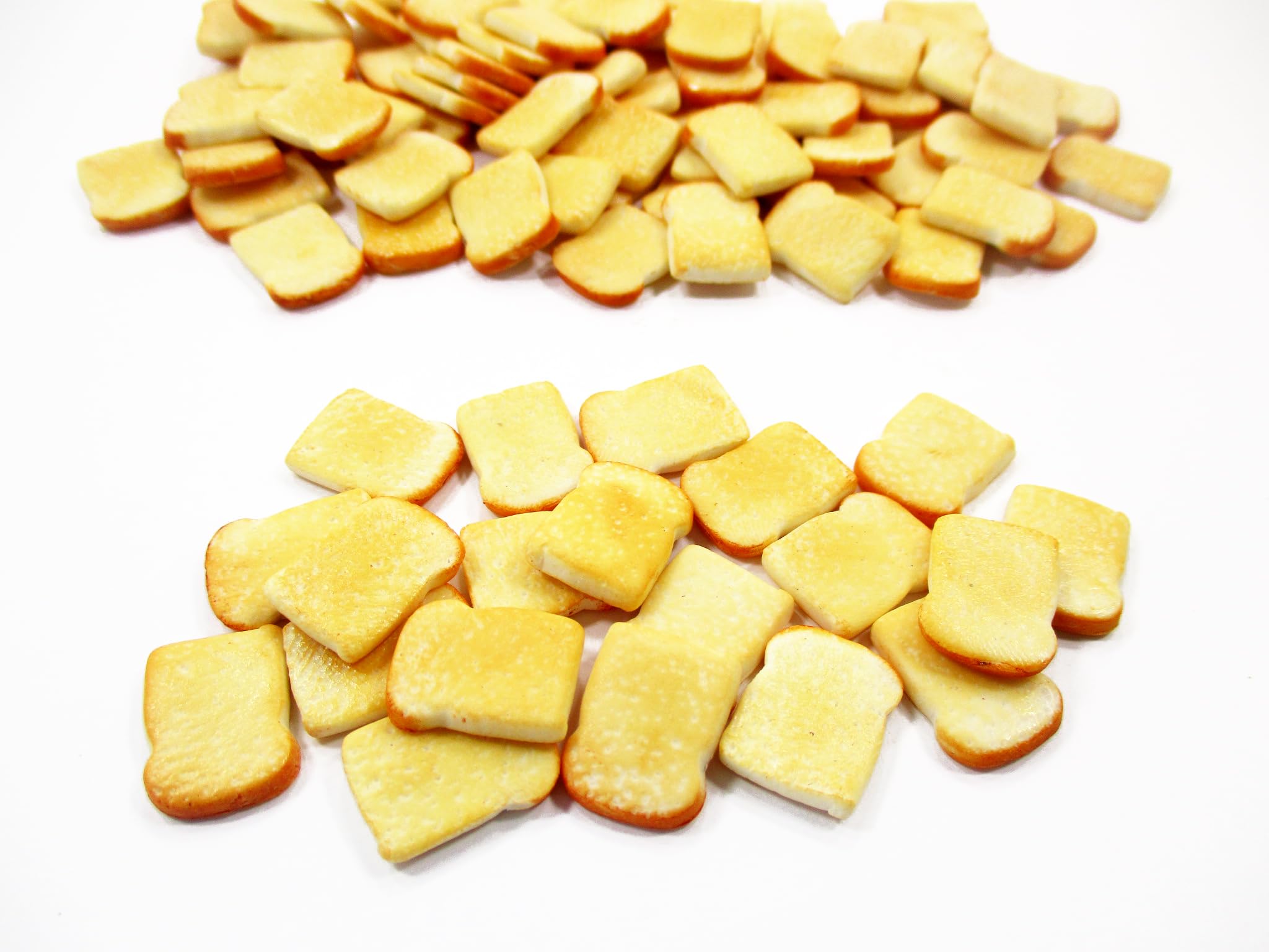 10PCS Miniature Toast Slices - Realistic Dollhouse Food Accessories for Breakfast & Bakery Scenes - Perfect for Dollhouse Miniatures, DIY Crafts, and Model Train Displays