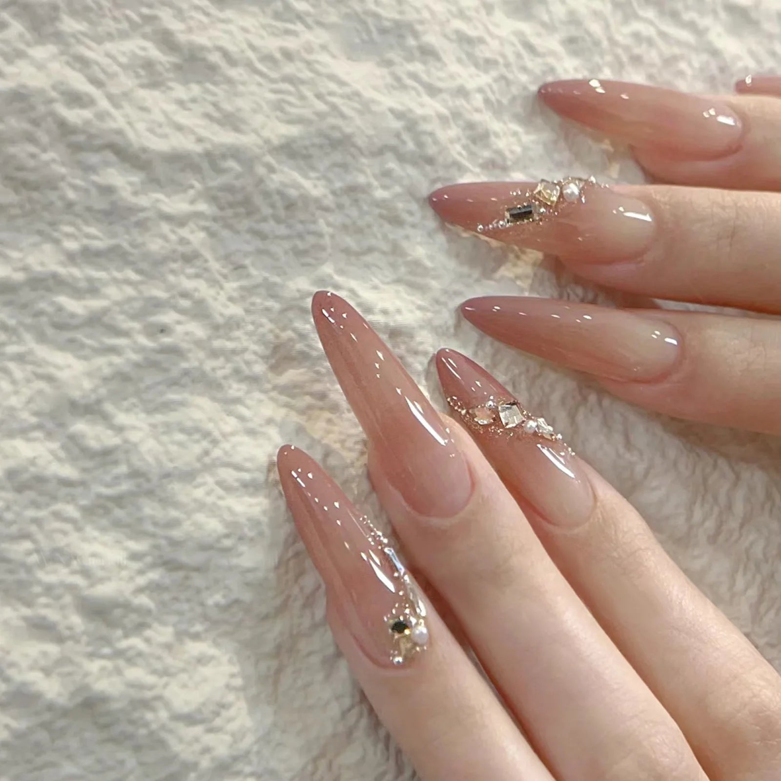 24Pcs Long Press on Nails with Gradient & Butterfly Rhinestone Design - Full Cover Detachable Fake Nails for Women - Oval Shaped Fashion Nail Tips for Parties, Weddings & Special Occasions