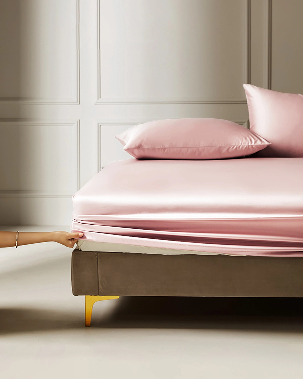 25 Momme 3-Piece Silk Fitted Sheet Set - Queen Size, Luxury 100% Mulberry Silk Bedding for Soft & Breathable Sleep - Perfect for Master Bedroom, Guest Room & Hotel Use