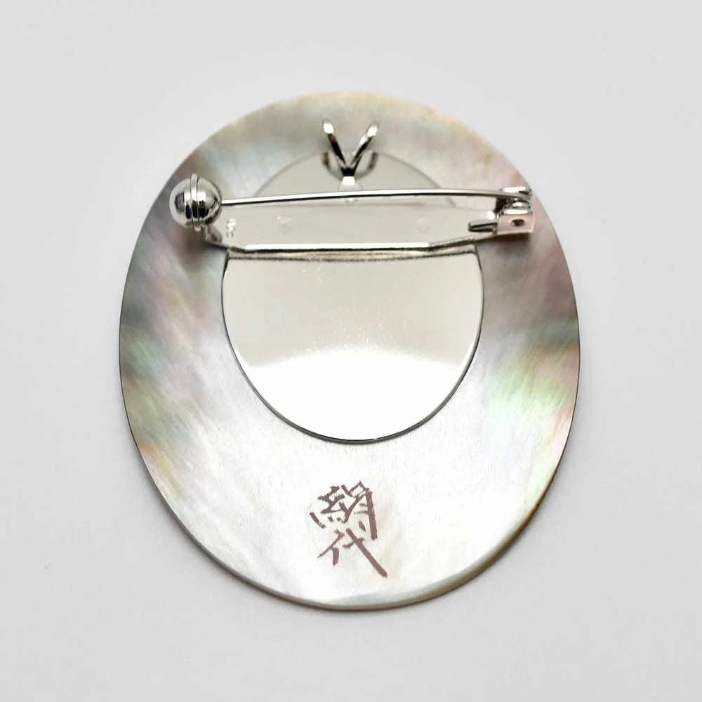 Handcrafted Maki-e Urushi Lacquer Brooch with Black Lip Oyster Pearl Shell - Traditional Japanese Cat Jewelry for Women | Elegant Accessories for Formal Events & Gift Giving