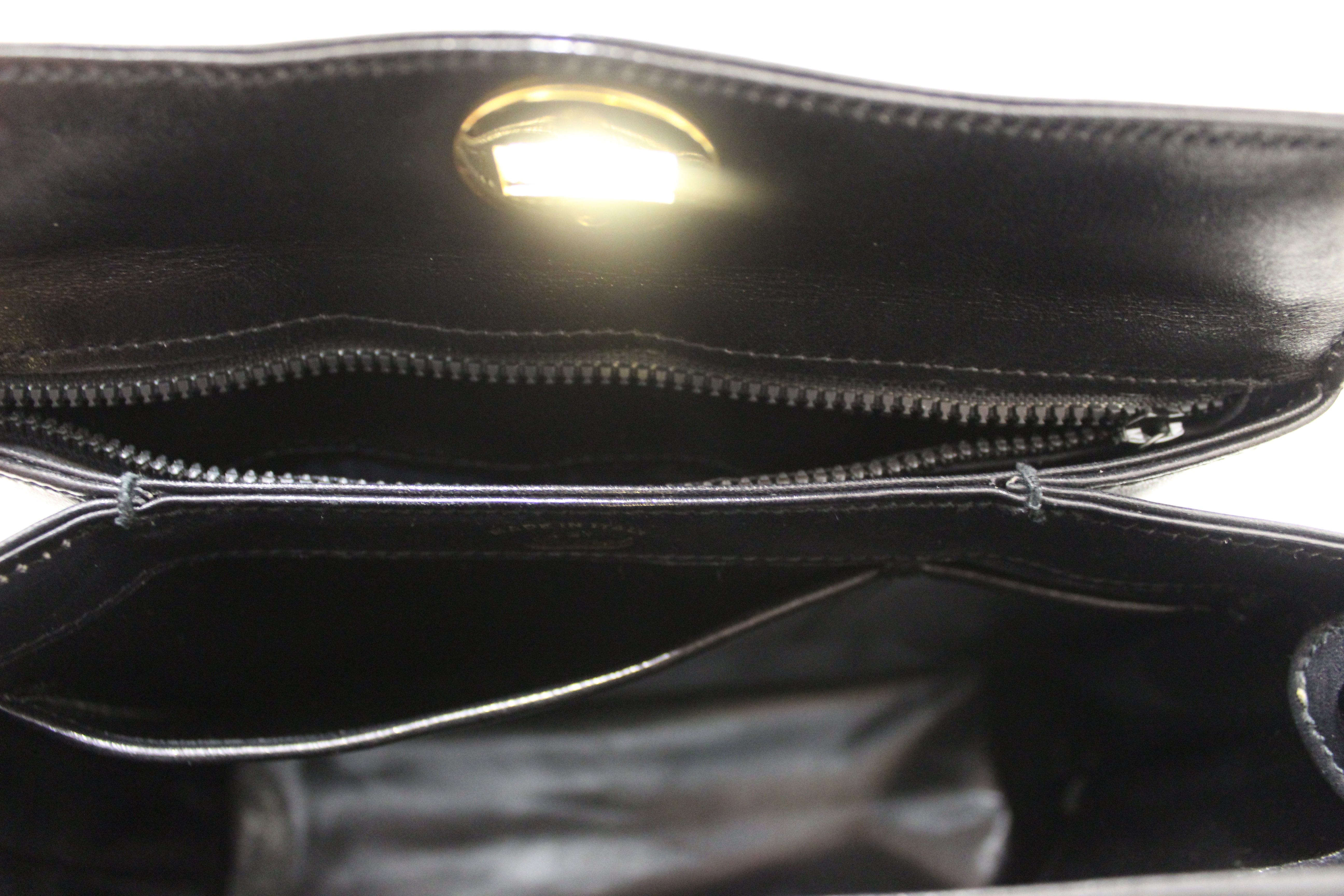 Authentic Gucci Black Vintage Leather Handbag for Women - Luxury Designer Crossbody Purse for Evening Parties & Date Nights