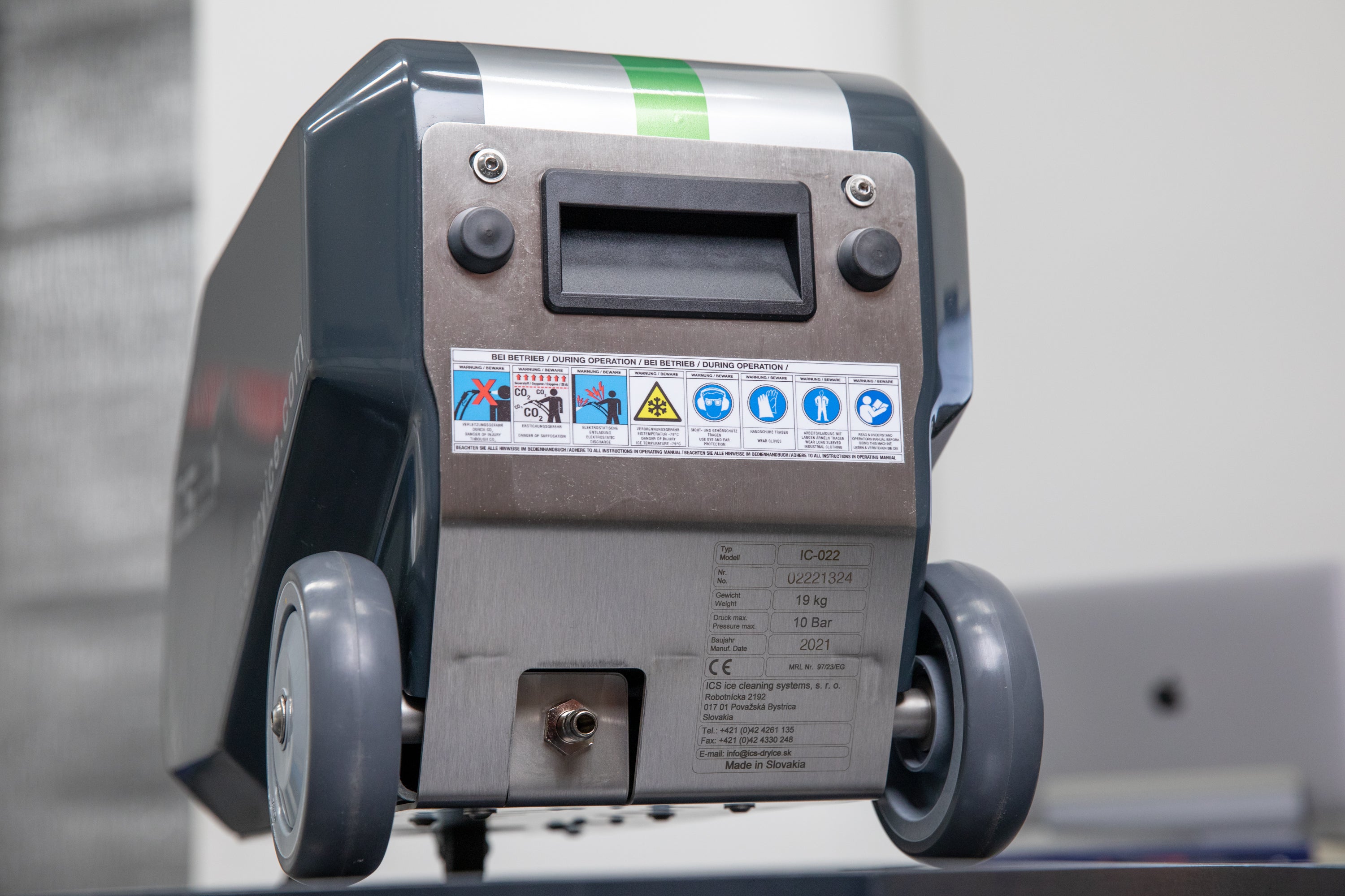 ICS IC 022 Evo Dry Ice Blasting Machine - Professional Industrial Cleaning Equipment for Automotive, Food Processing & Mold Removal