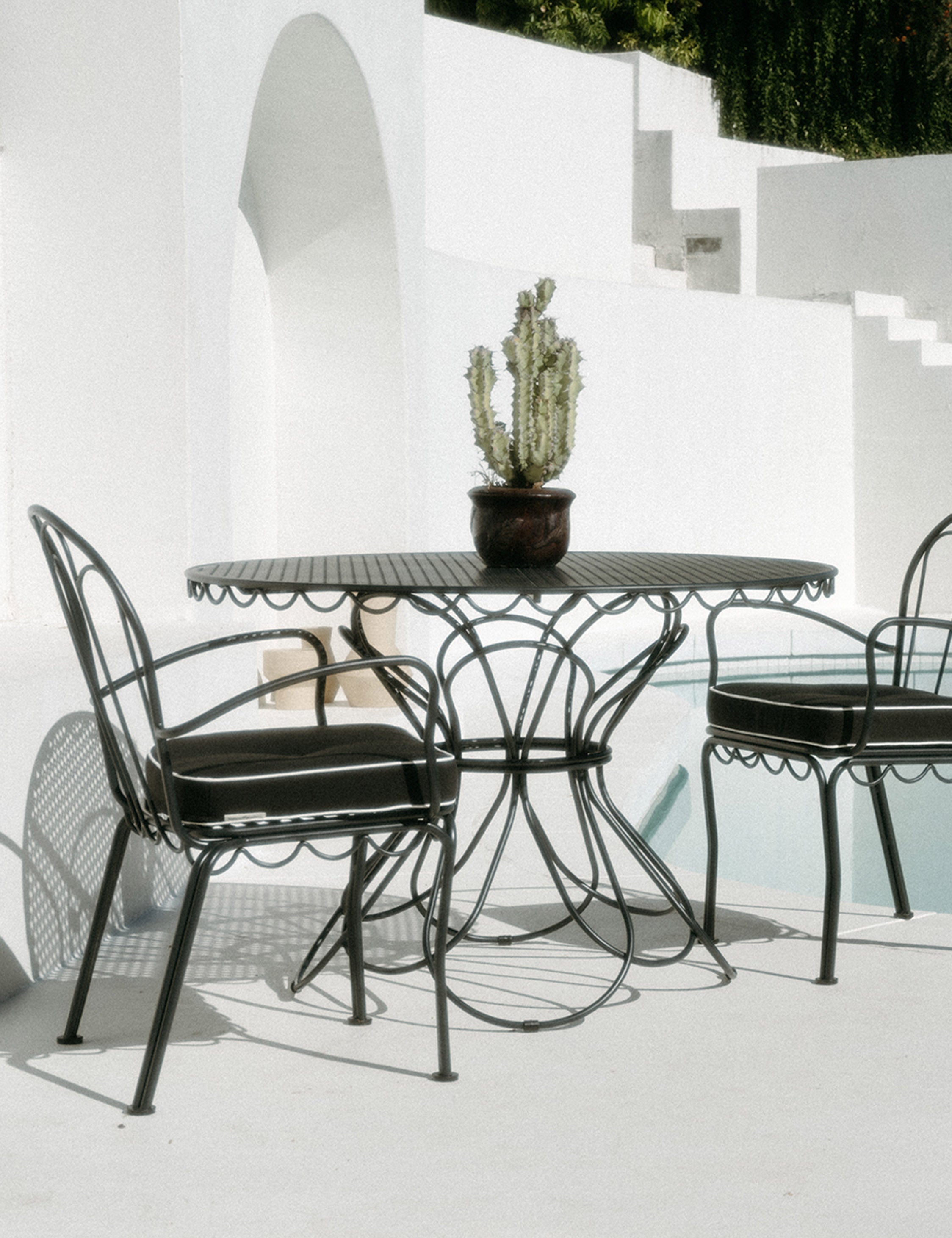 Outdoor Dining Table - Al Fresco Patio Table by Business & Pleasure Co. | Perfect for Backyard BBQs, Garden Parties & Poolside Dining
