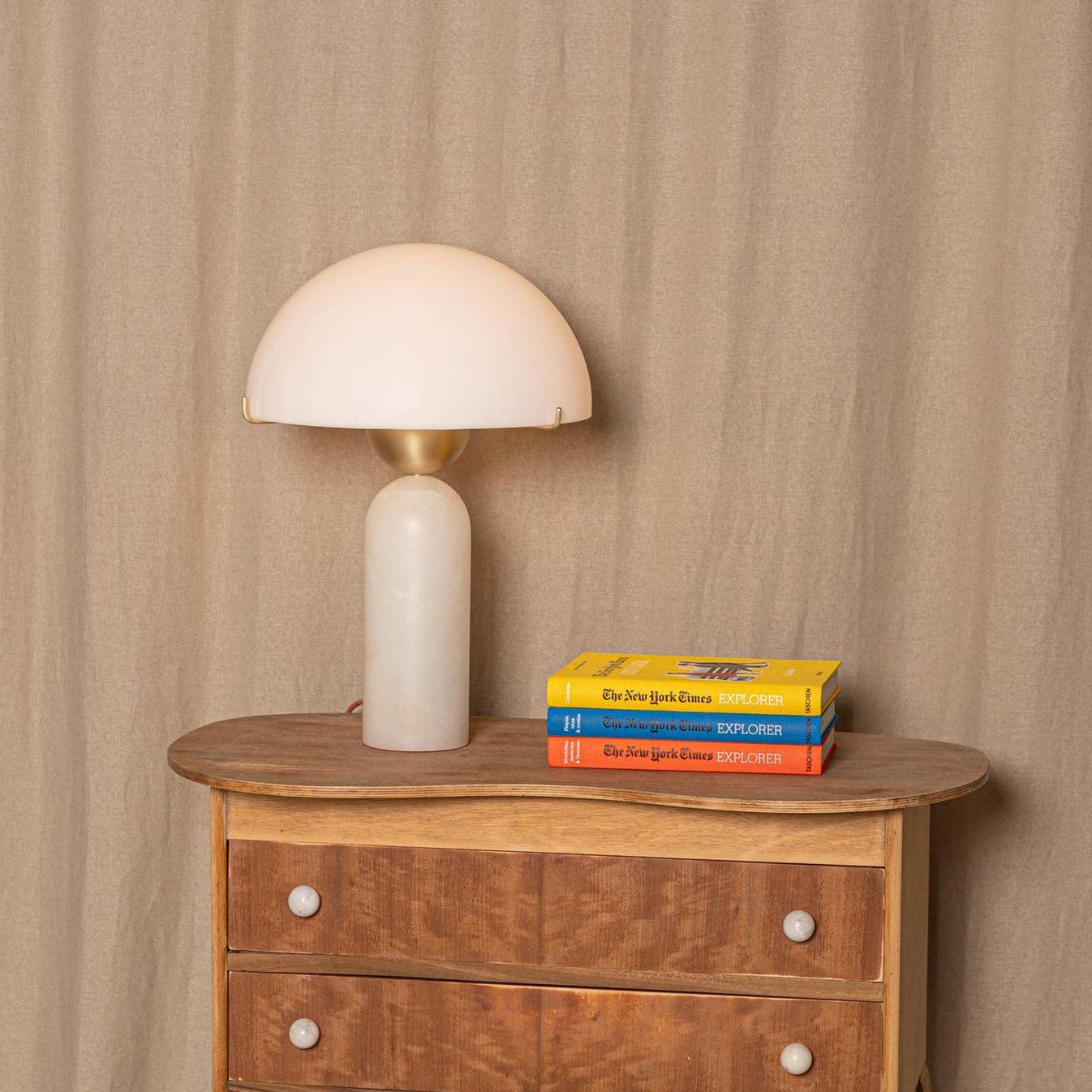 Peono Alabaster Table Lamp - Elegant Handcrafted Nightstand Lighting for Bedroom, Living Room & Office - Perfect for Reading, Relaxing & Home Decor