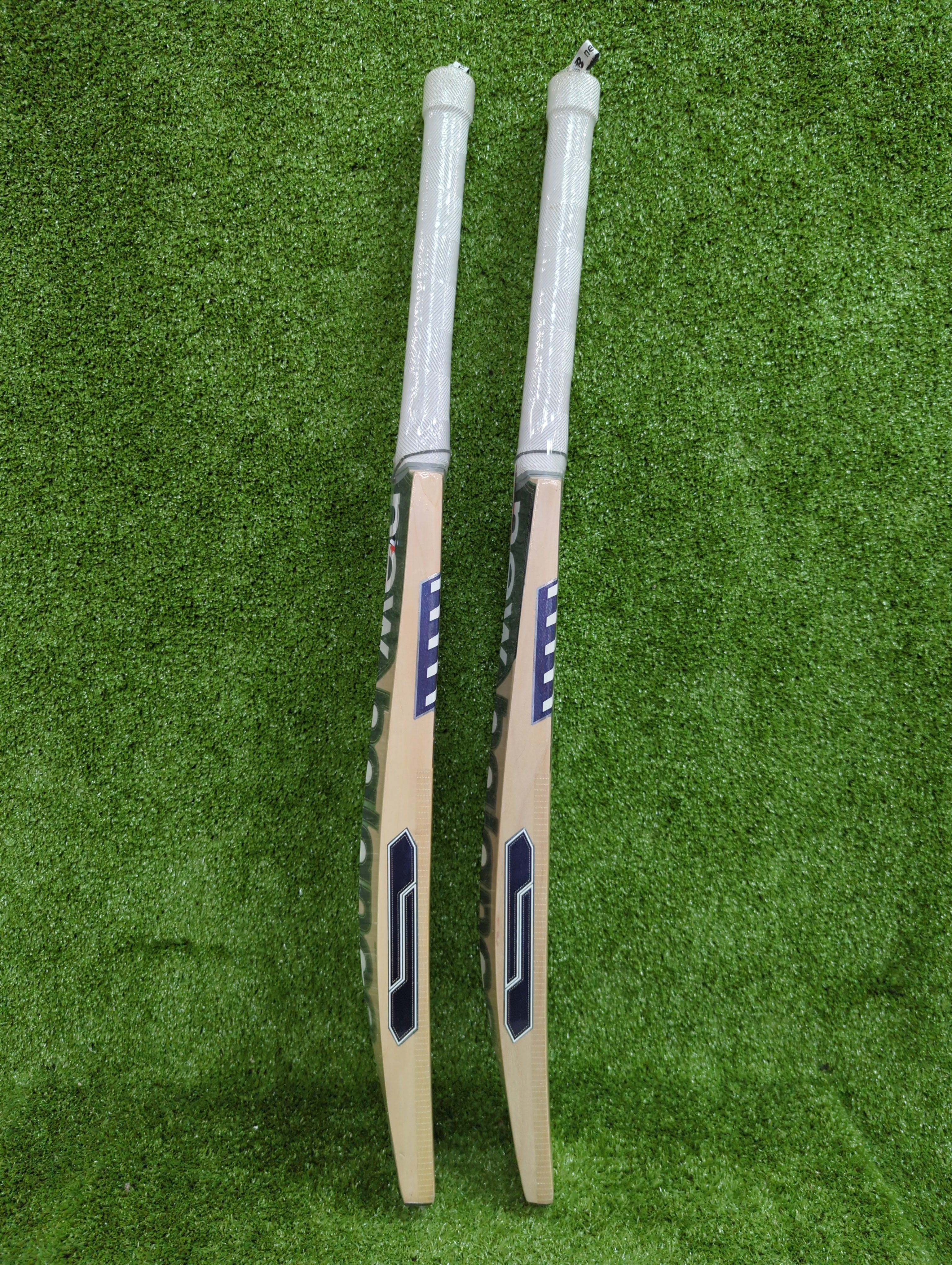 New Balance DC 150i Kashmir Willow Cricket Bat - Premium Quality for Practice & Matches - Perfect for Cricket Training & Competitive Play