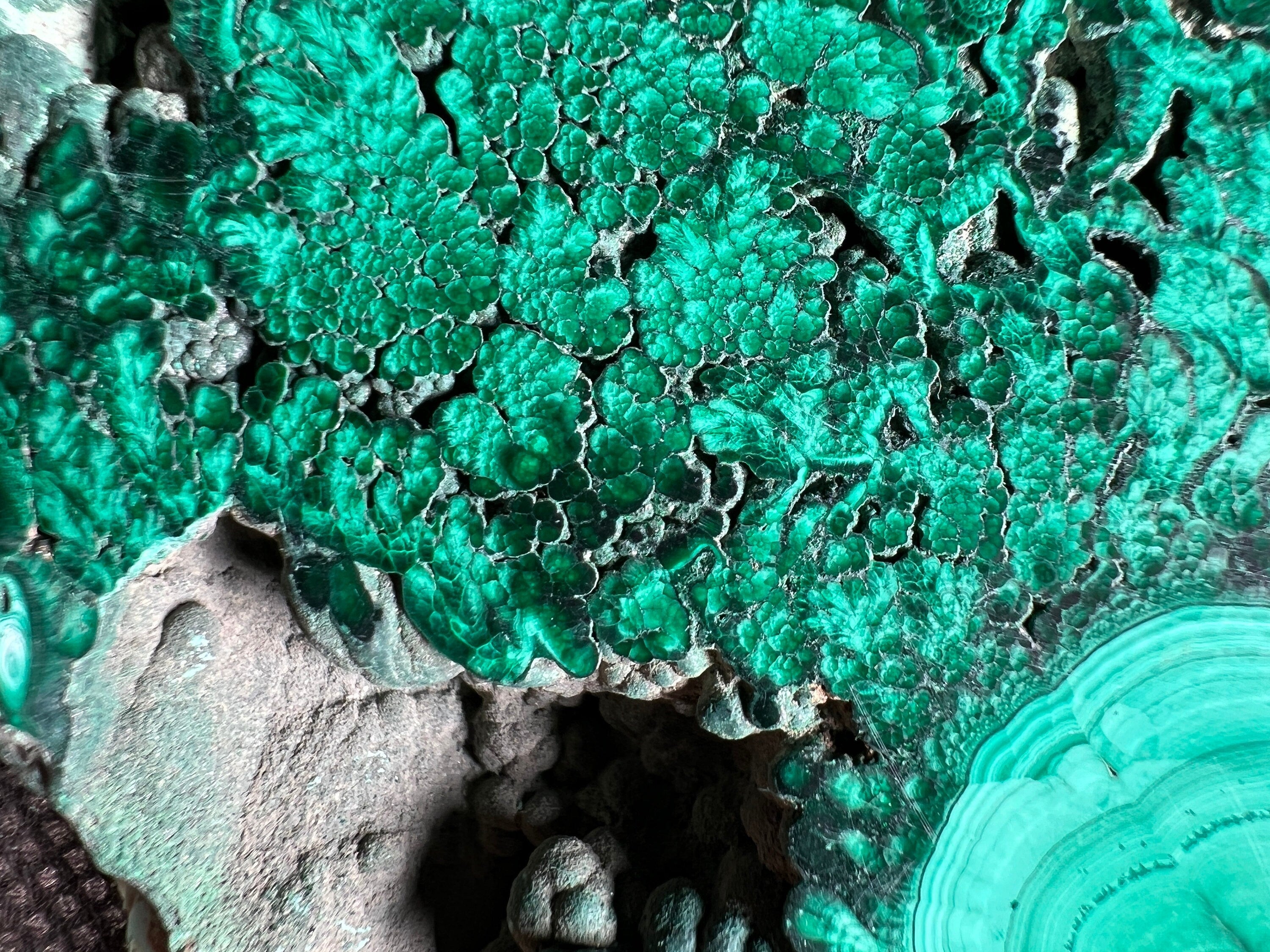 Premium MALACHITE Crystal Slab - Natural Green Malachite Stone for Jewelry Making, Unique Gift Idea & Home Decor (50406) - Perfect for DIY Crafts, Meditation Space & Luxury Interior Design