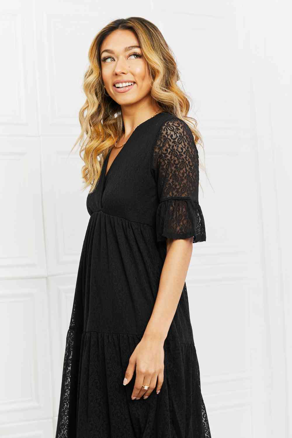 Elegant Lace Full-Length Tiered Dress for Women - Perfect for Weddings, Parties & Special Occasions