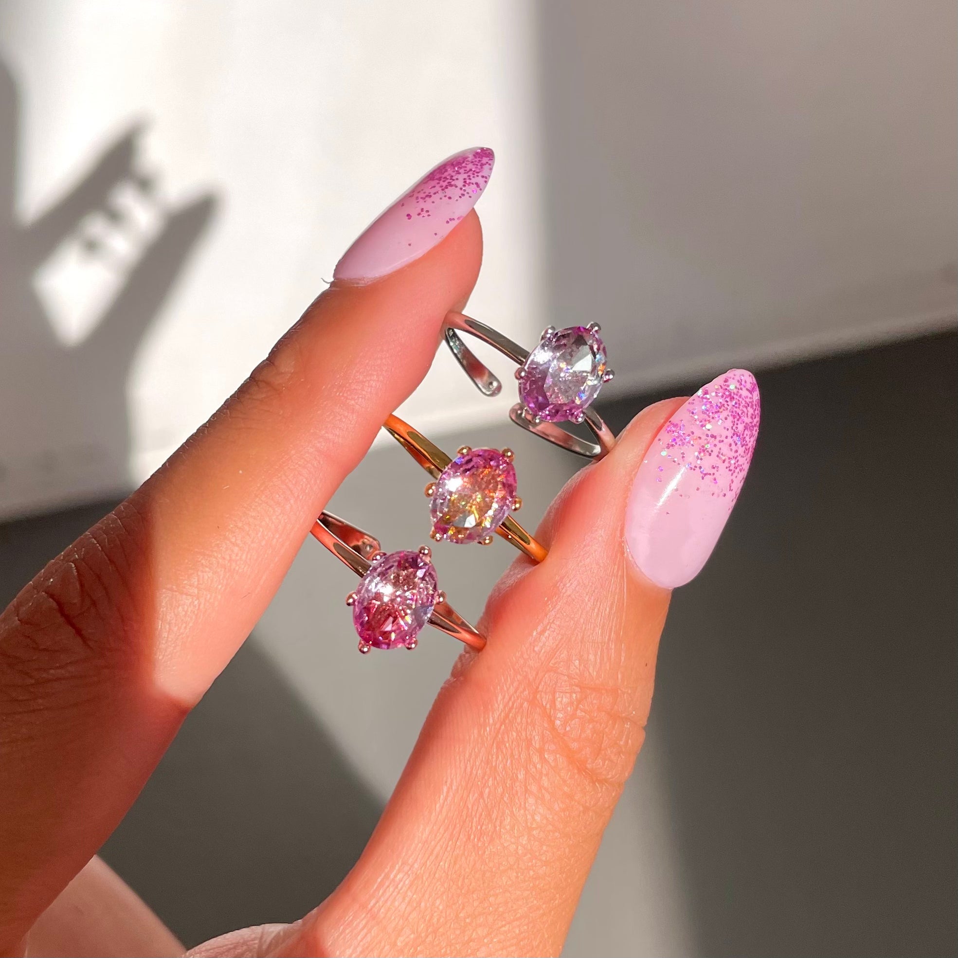 Gradient Hues Ring - Elegant Color Changing Fashion Ring for Women | Perfect for Parties, Weddings & Everyday Wear