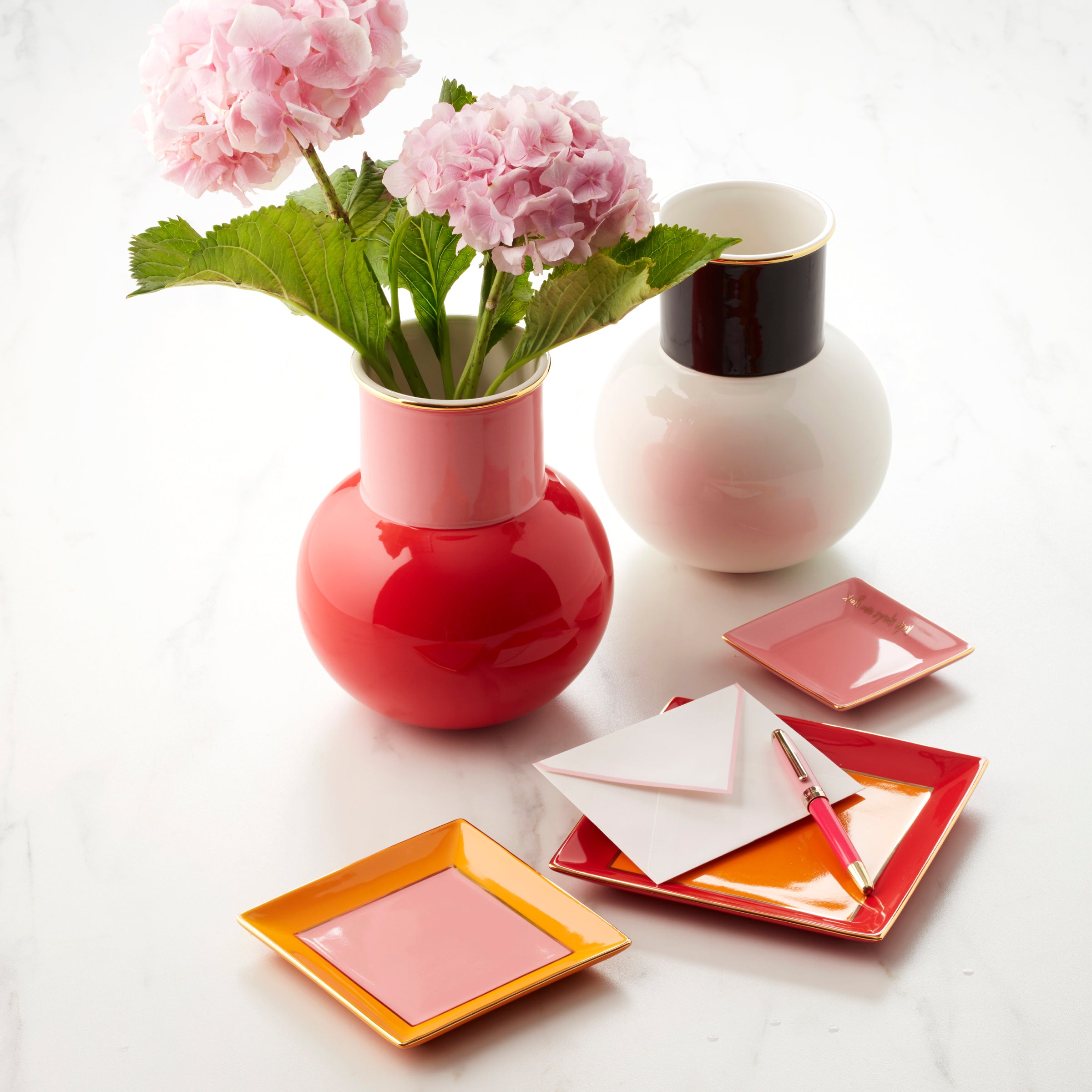 Make It Pop Warm Red Bouquet Vase - Elegant Floral Centerpiece for Home Decor, Weddings & Special Occasions