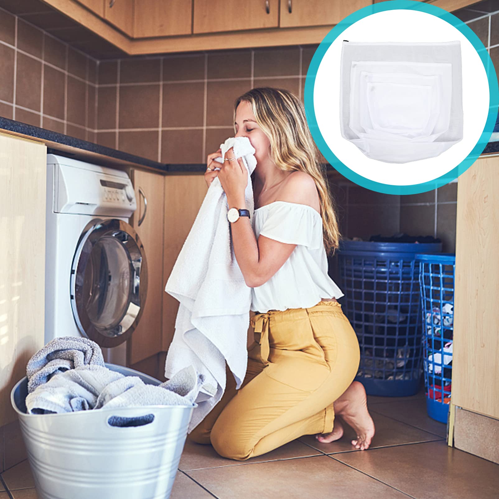 SOLUSTRE 4-Pack Fine Mesh Laundry Bags for Delicates, Lingerie & Travel Toiletries - White Polyester Drawstring Washing Bags for Gentle Garment Care (Perfect for Travel, Gym & Hand Wash)