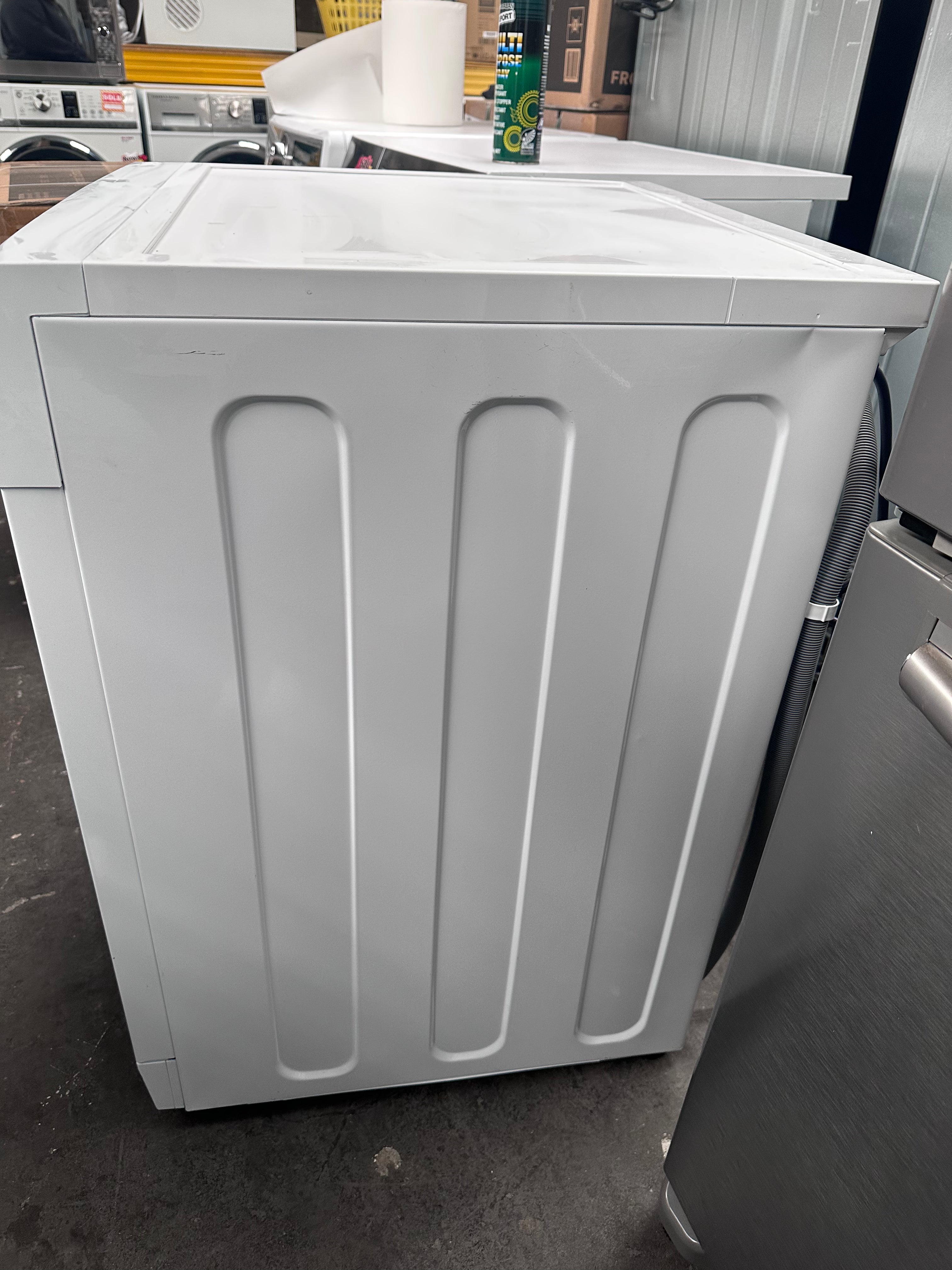 Fisher & Paykel WH9060J3 Series 3 9kg Front Load Washing Machine (Factory Second) - Perfect for Apartments, Laundromats & Small Homes
