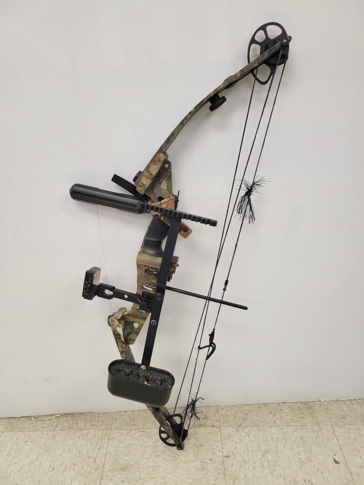 Champion Camou Compound Bow for Hunting & Target Practice - High Performance Archery Equipment for Outdoor Sports & Recreation