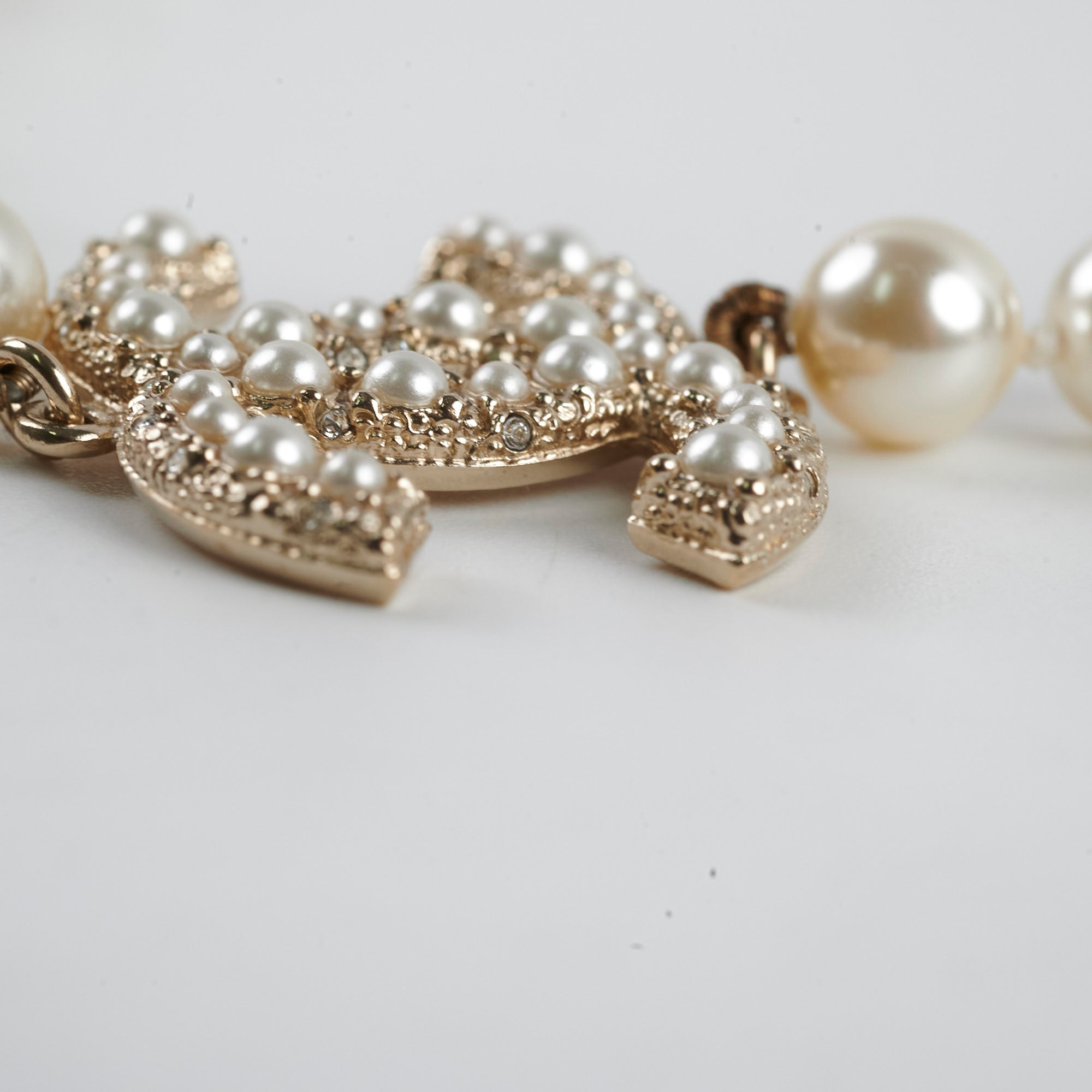 Chanel CC Pearl Choker Necklace - Elegant Pearl & CC Logo Design for Women | Perfect for Parties, Weddings & Special Occasions