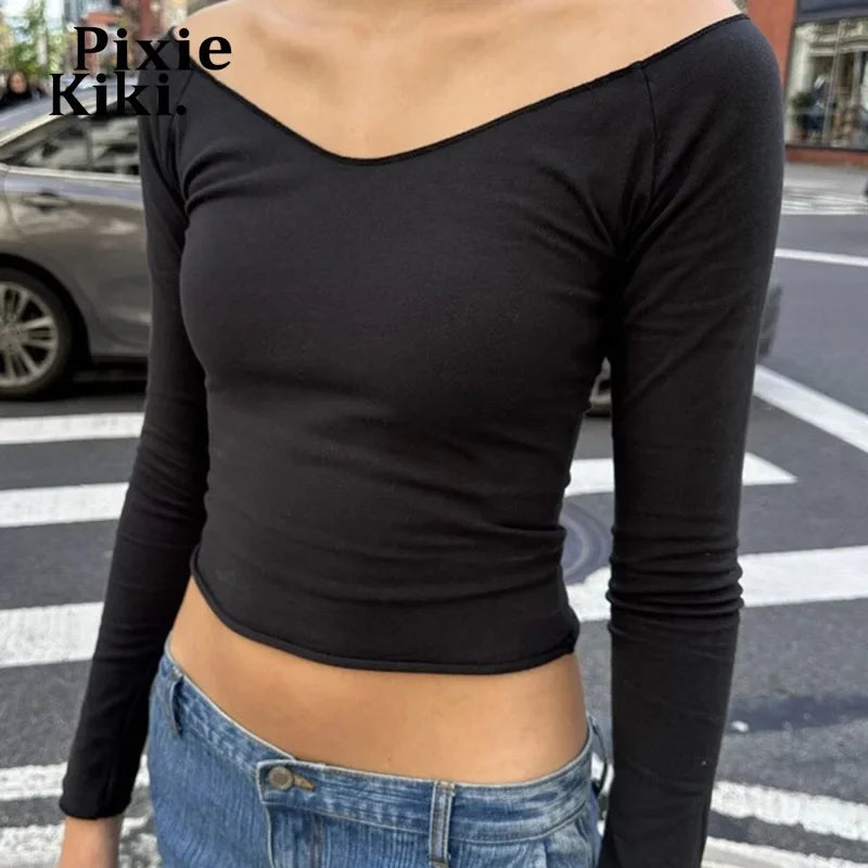 Women's Basic Fitted V-Neck Long Sleeve T-Shirts - Black & White Cropped Tees for Fall | Y2K P84 AG13 Style | Perfect for Layering, Casual Outfits & Streetwear Fashion