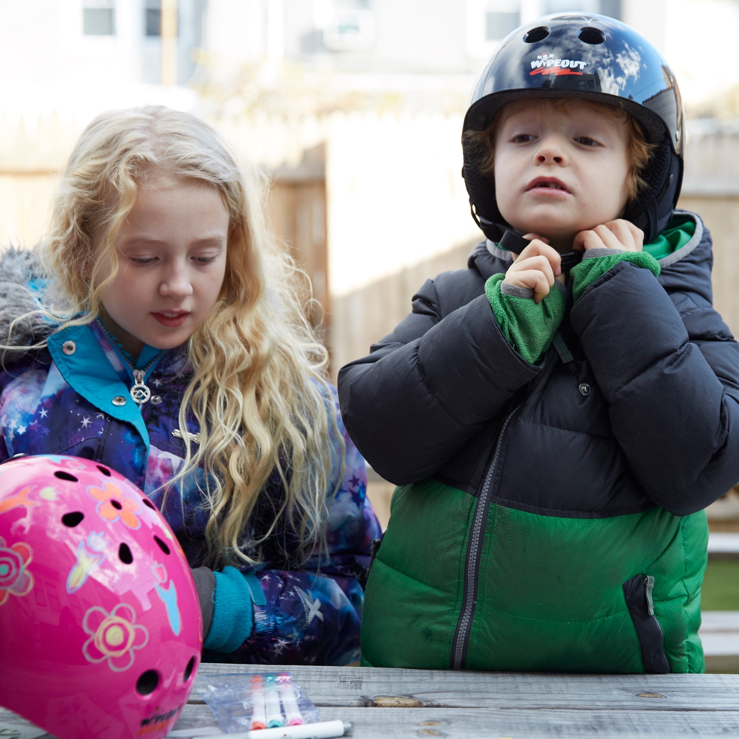 Wipeout™ Dry Erase Snow Helmet - Whiteboard Snowboard & Ski Helmet for Kids & Adults - Perfect for Slopes, Resorts & Winter Sports