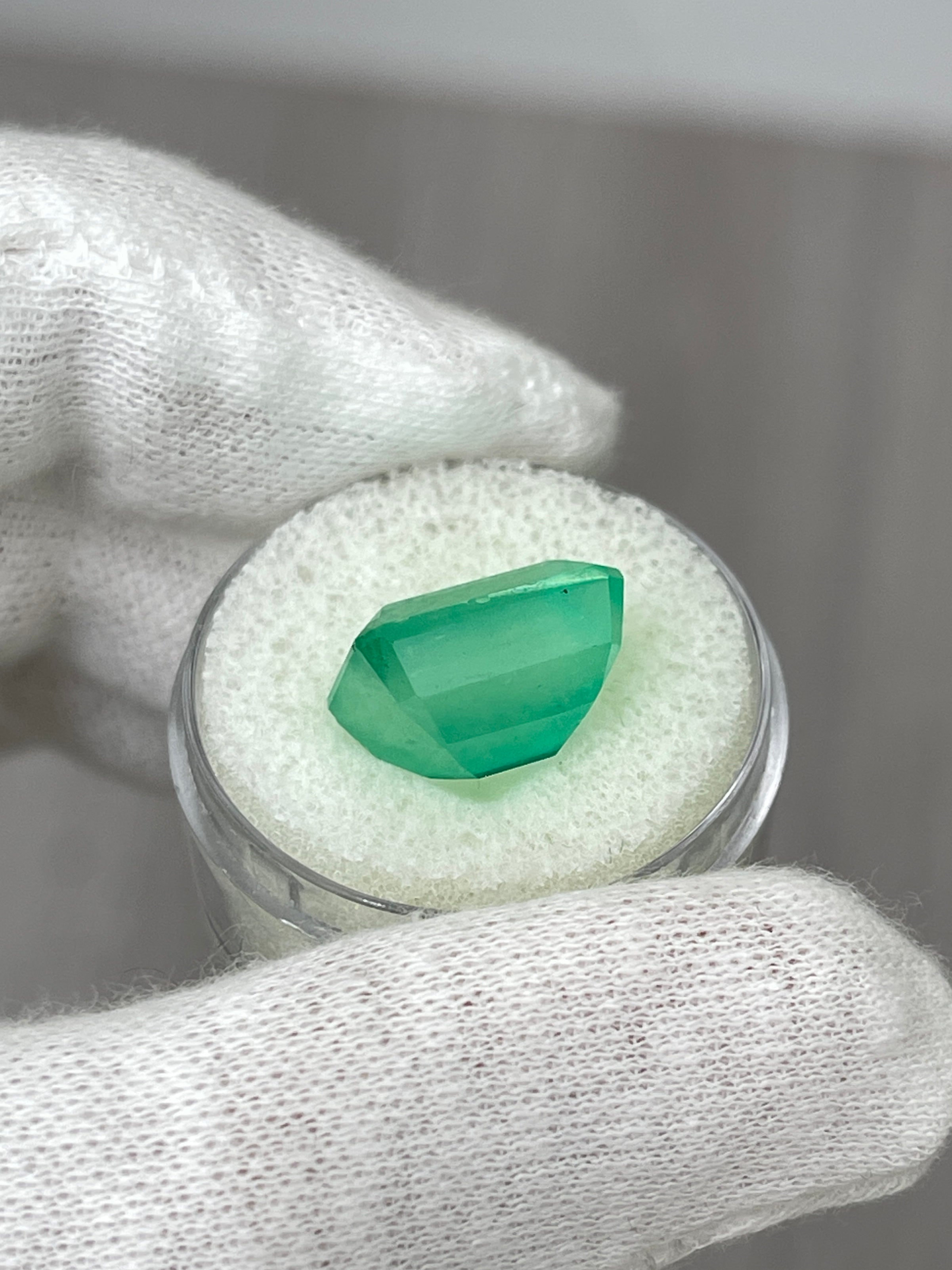 9.29 Carat 13x10mm Earthy Medium Green Emerald Cut Loose Colombian Emerald Gemstone for Jewelry Making - Engagement Rings, Necklaces & Earrings
