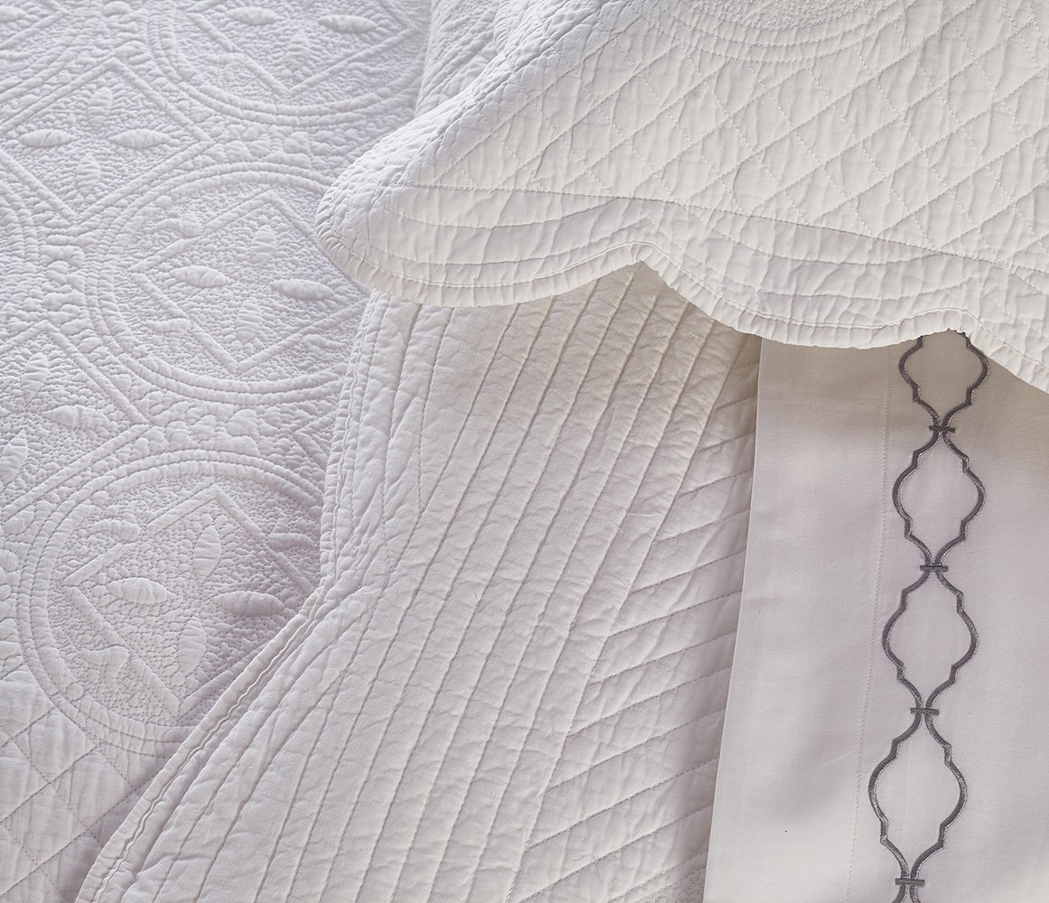 Premium Calla Angel Sage Garden 100% Pure Cotton Quilt - Queen Size White Bedding Set for Luxury Comfort | Perfect for Master Bedroom, Guest Room & Hotel Decor