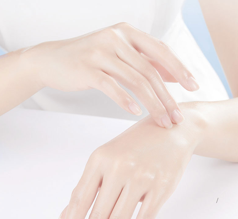 Moisturizing & Hydrating Hand Cream for Dry Skin - Nourishing Care for Soft, Smooth Hands - Perfect for Daily Use, Winter & Nighttime Hydration