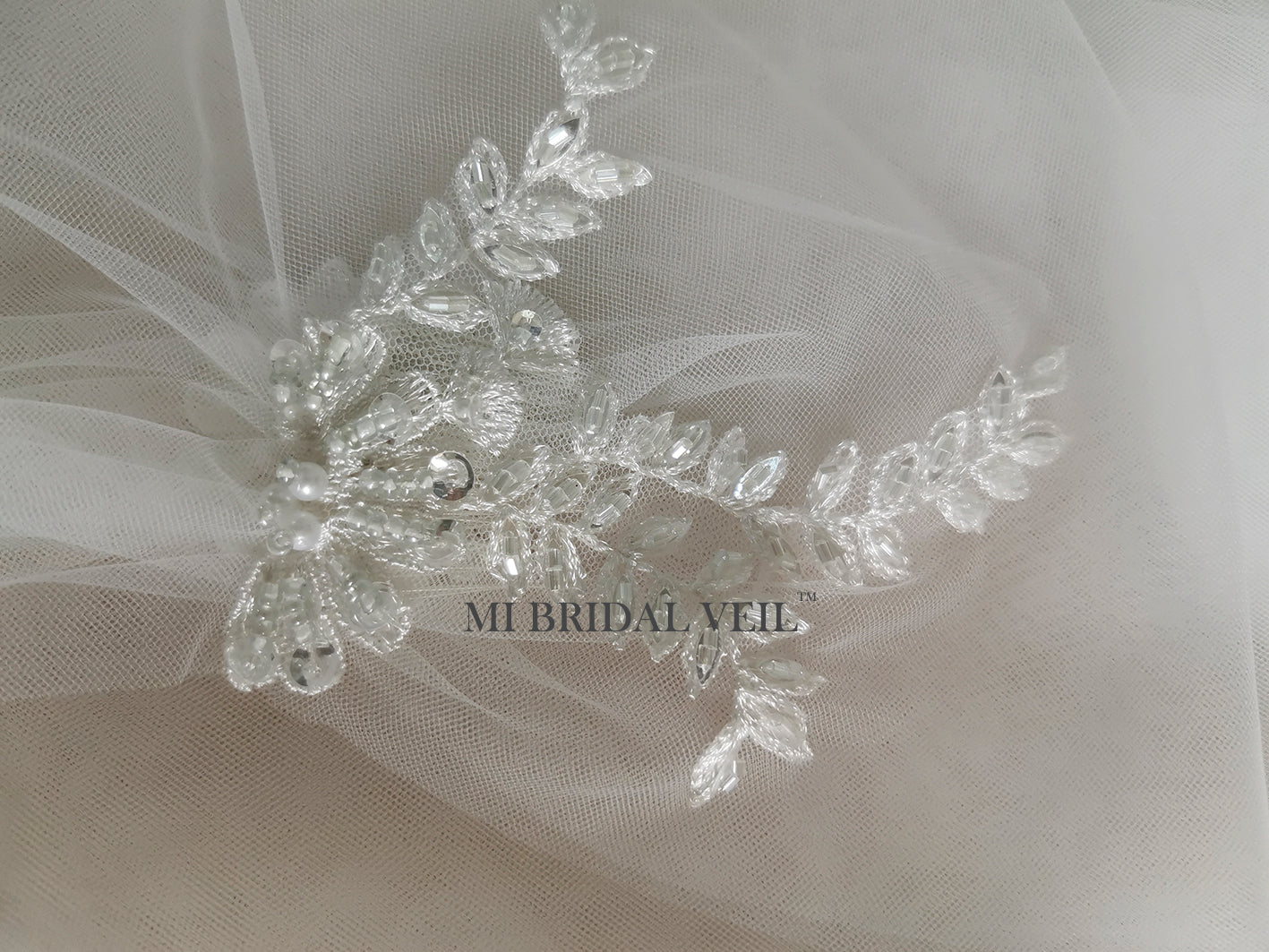 Elegant Juliet Cap Veil with Beaded Flower Lace - Vintage Style Boho Bridal Headpiece for Wedding Ceremony & Photoshoot