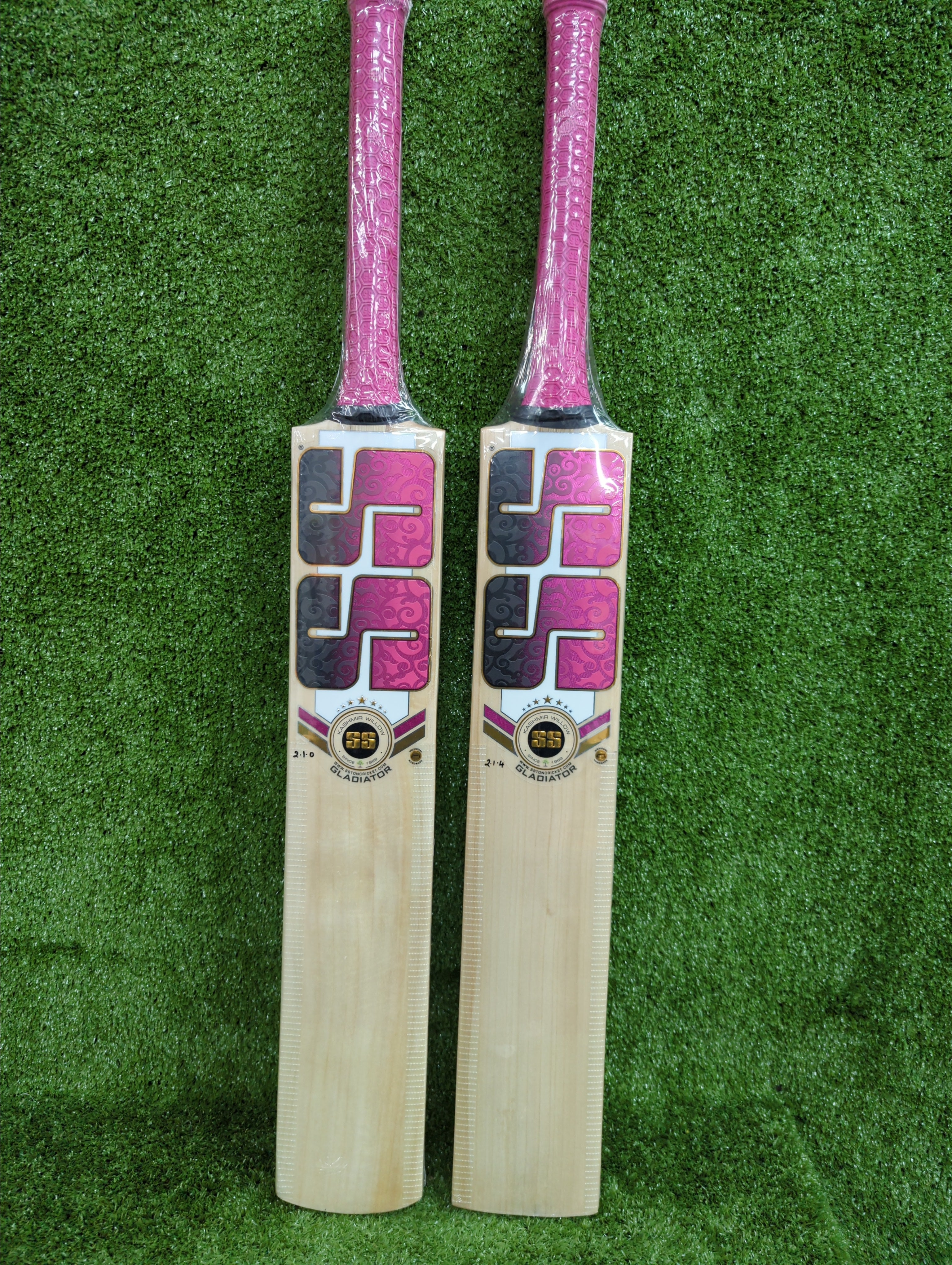 Premium SS Gladiator Kashmir Willow Cricket Bat - Lightweight & Durable for Professional & Casual Play - Perfect for Matches, Practice & Backyard Games