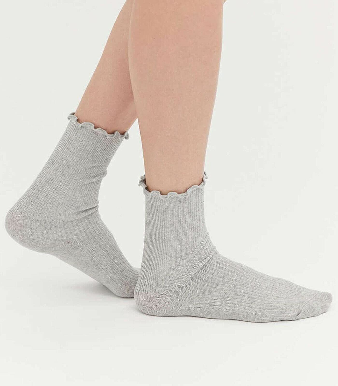Jefferies Women's Ruffle Ankle Socks - 4 Pack Seamless Cotton Dress Socks with Scrunch Cuff | Comfortable & Stylish for Work, Parties & Everyday Wear