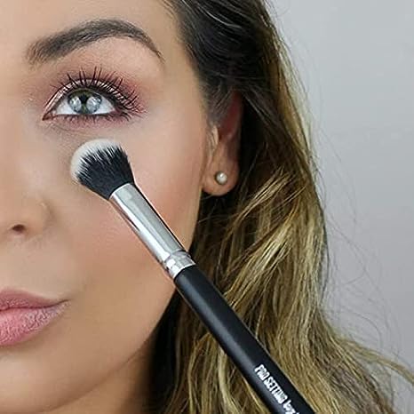 KAYI Beauty 4-Piece Makeup Brush Set - Eye Shadow & Foundation Blending Brushes with Soft Fiber Bristles (Pink) - Perfect for Professional Makeup Application & Travel Cosmetics Kit