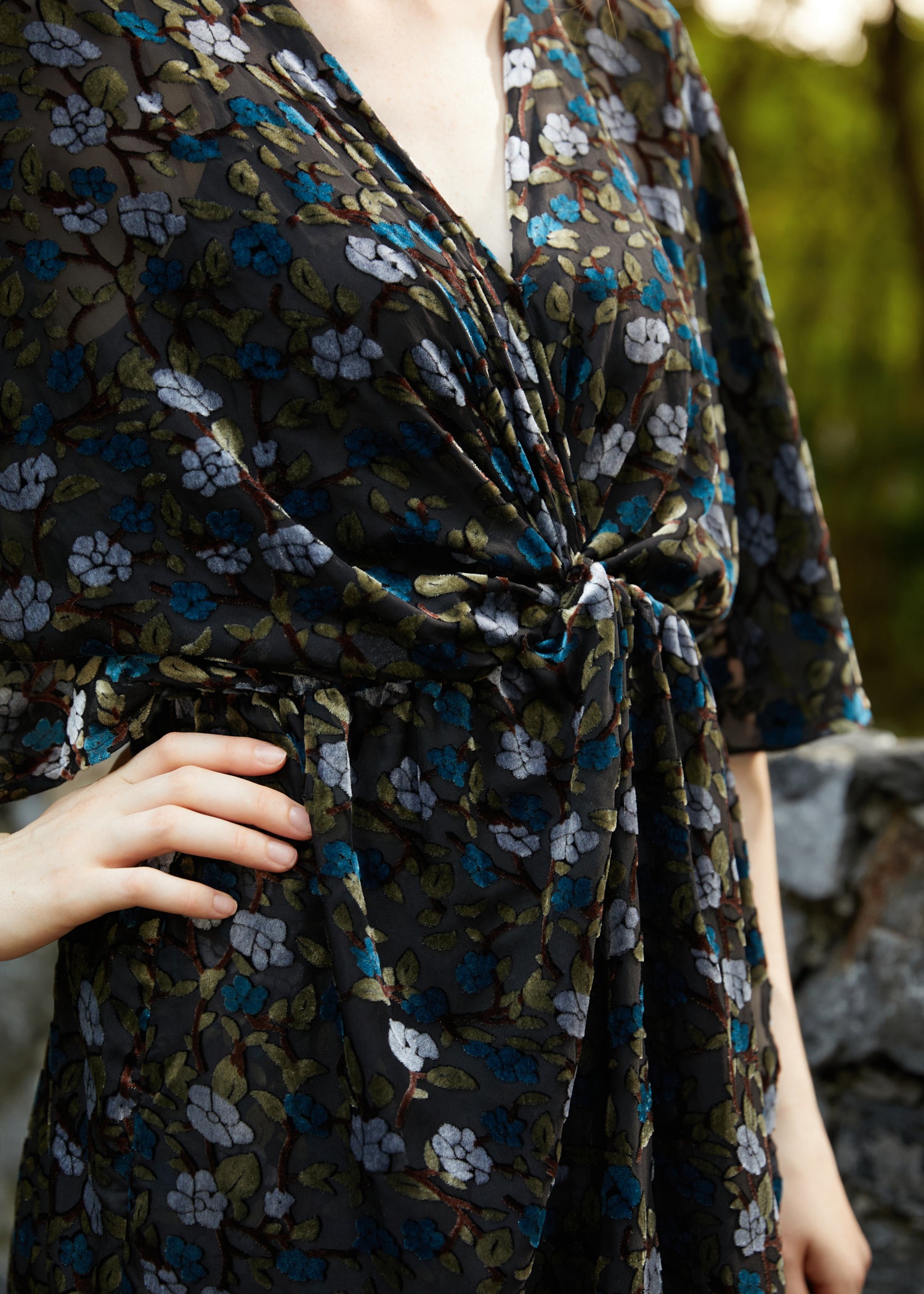 Elegant Velvet Dress for Women - Soft & Luxurious Long Sleeve Formal Gown - Perfect for Evening Parties, Weddings & Special Occasions