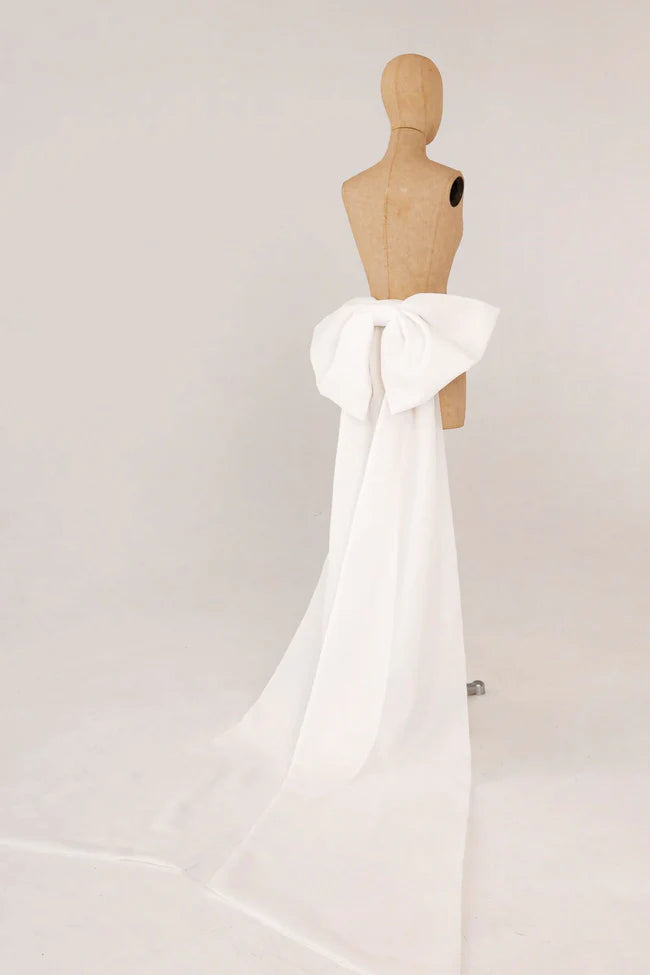 Elegant Organza Wedding Bow with Long Train - 'Audrey' Bridal Accessory for Cathedral Veils & Formal Gowns