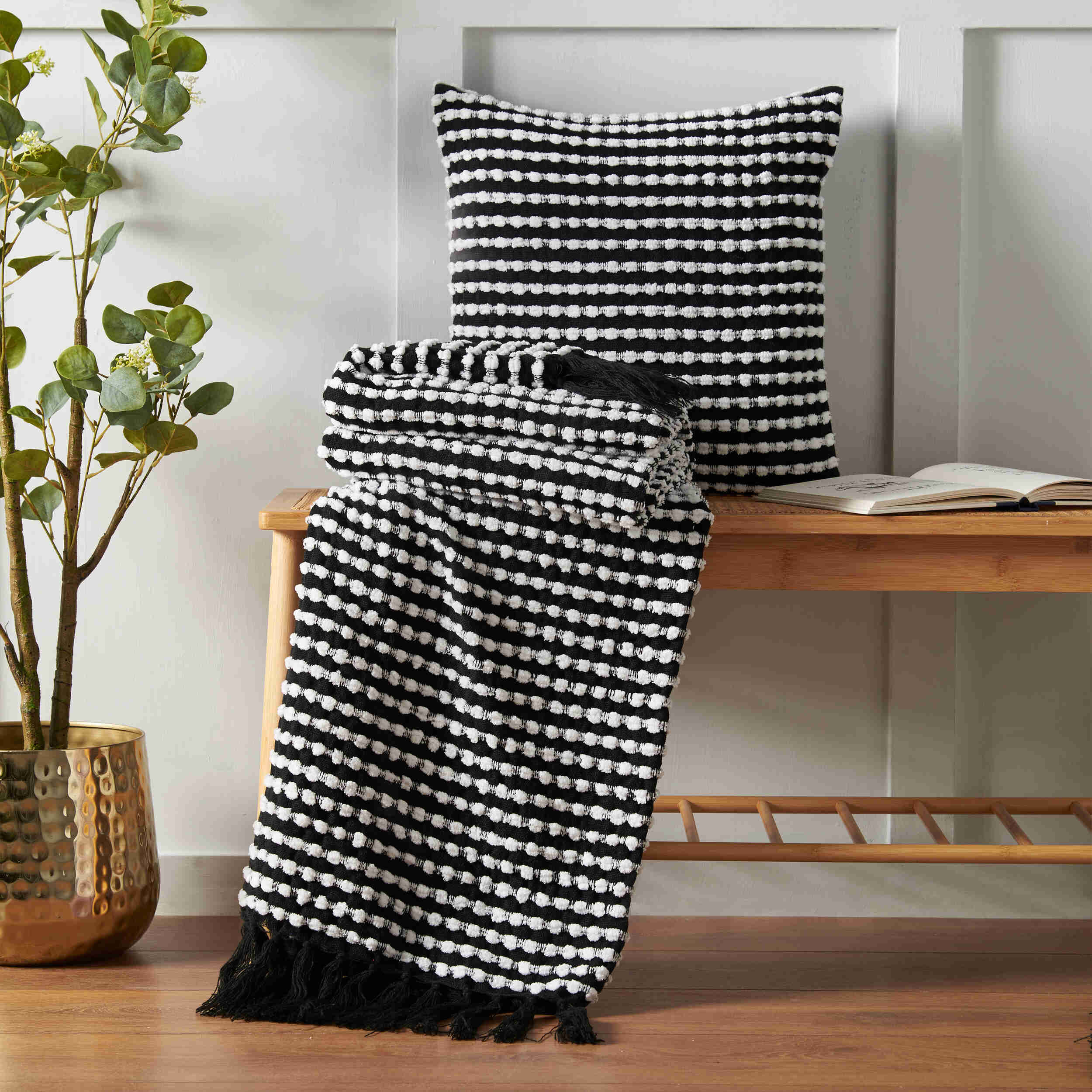 Catherine Lansfield Stab Stitch Cushion - Black Decorative Throw Pillow for Sofa, Bed & Home Decor