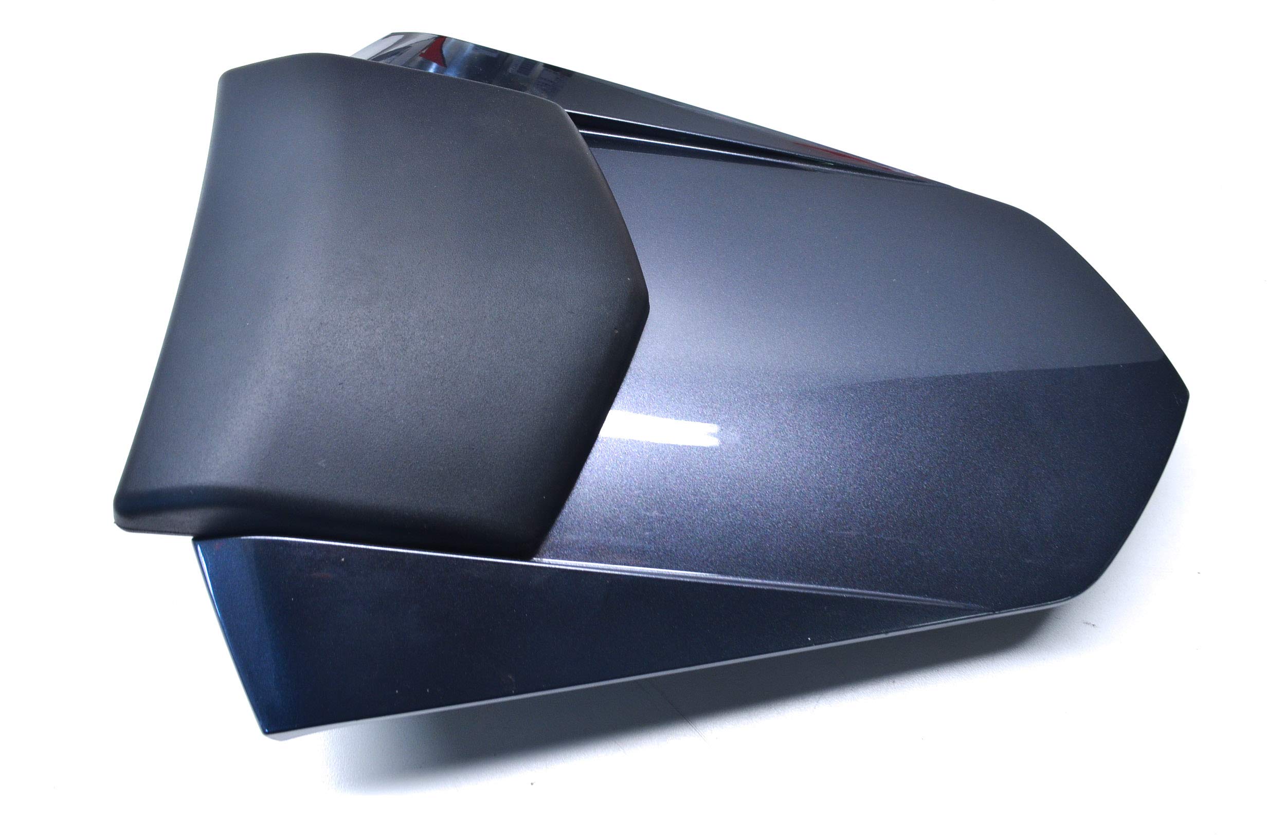 YAMAHA ABA-4C825-10-01 Charcoal Silver Seat Cowl for YZF-R1 Motorcycle - Perfect for Customization & Comfort Riding