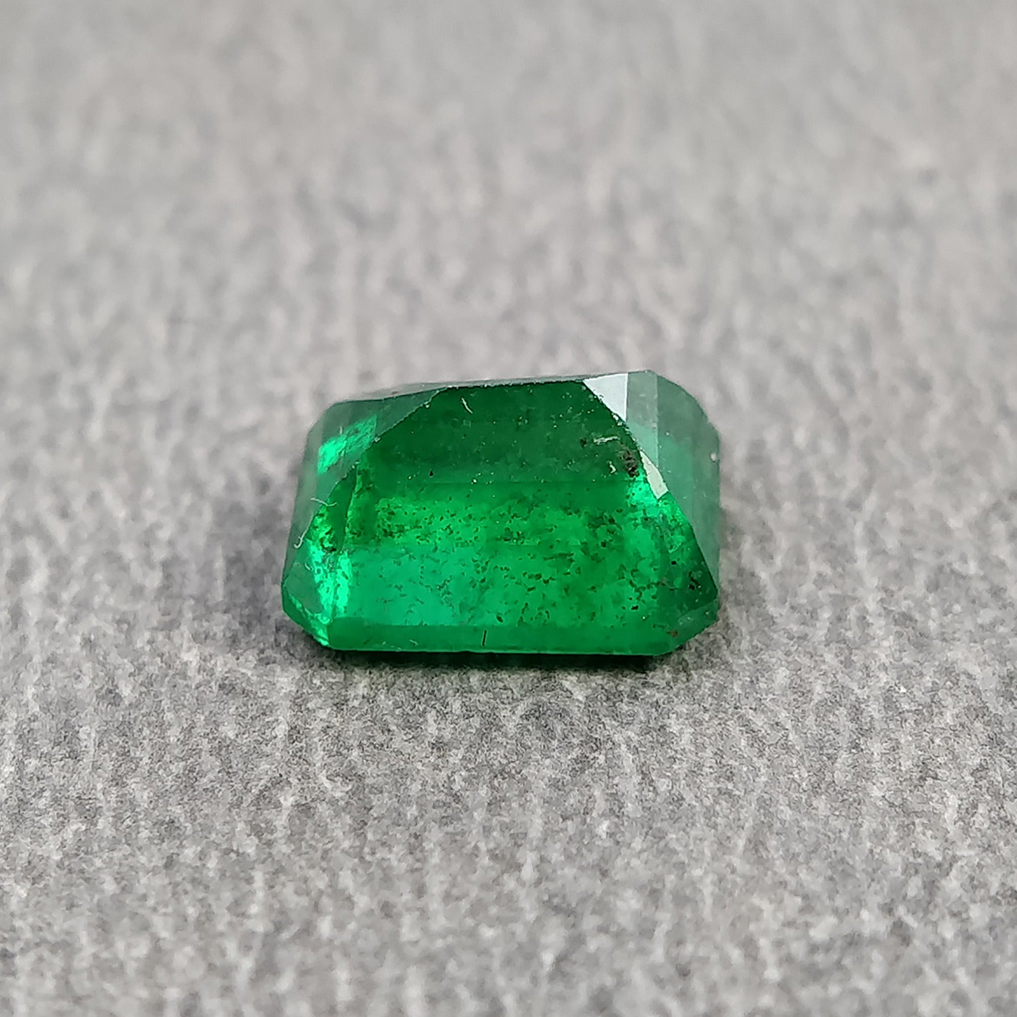 1.24ct Natural Untreated Green Emerald Gemstone - Octagon Shape 7x6mm Normal Cut | Loose Stone for Jewelry Making, Engagement Rings & Collections (Video Included)