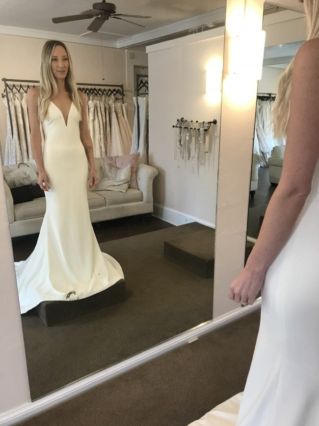 Theia Bruna 890541 Elegant Lace Wedding Dress for Bride - Perfect for Church Ceremony, Beach Wedding & Romantic Vow Renewal